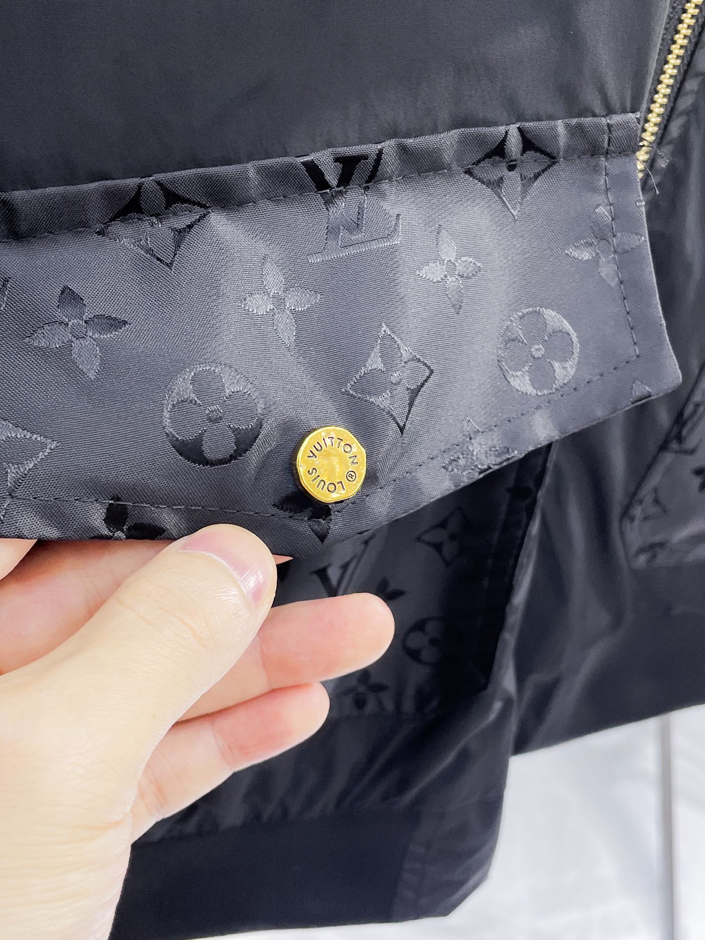 LOUIS VUITTON Autumn/Winter 2024 Men’s Jacket | Official Web Edition | Authentic Triple Label