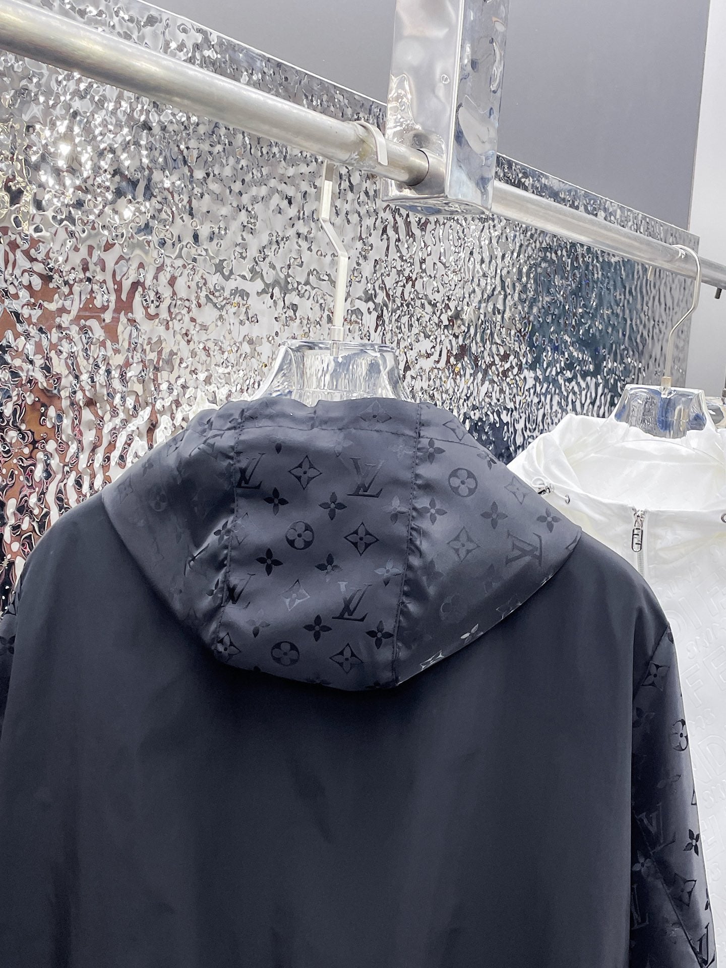 LOUIS VUITTON Autumn/Winter 2024 Men’s Jacket | Official Web Edition | Authentic Triple Label