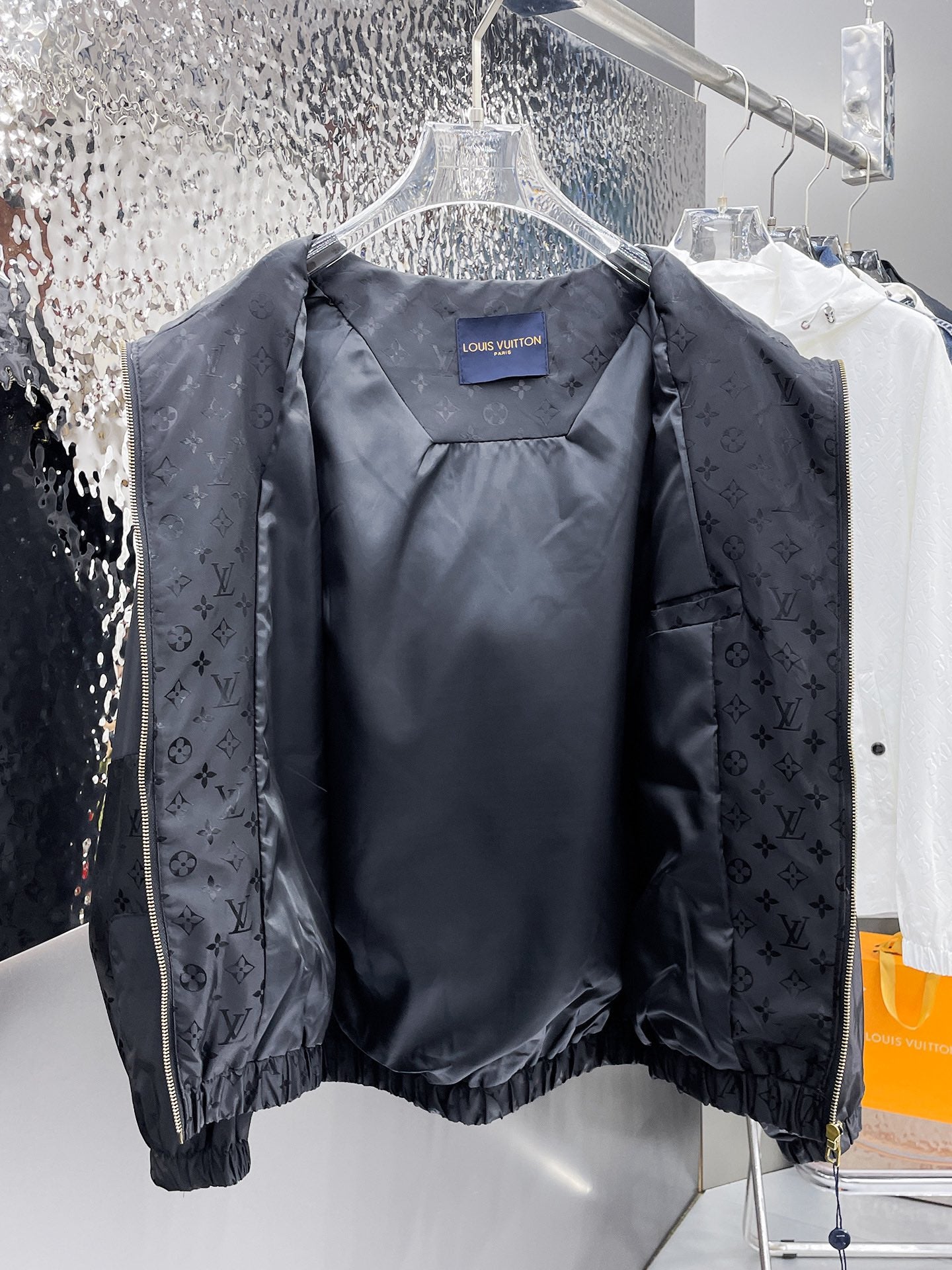 LOUIS VUITTON Autumn/Winter 2024 Men’s Jacket | Official Web Edition | Authentic Triple Label