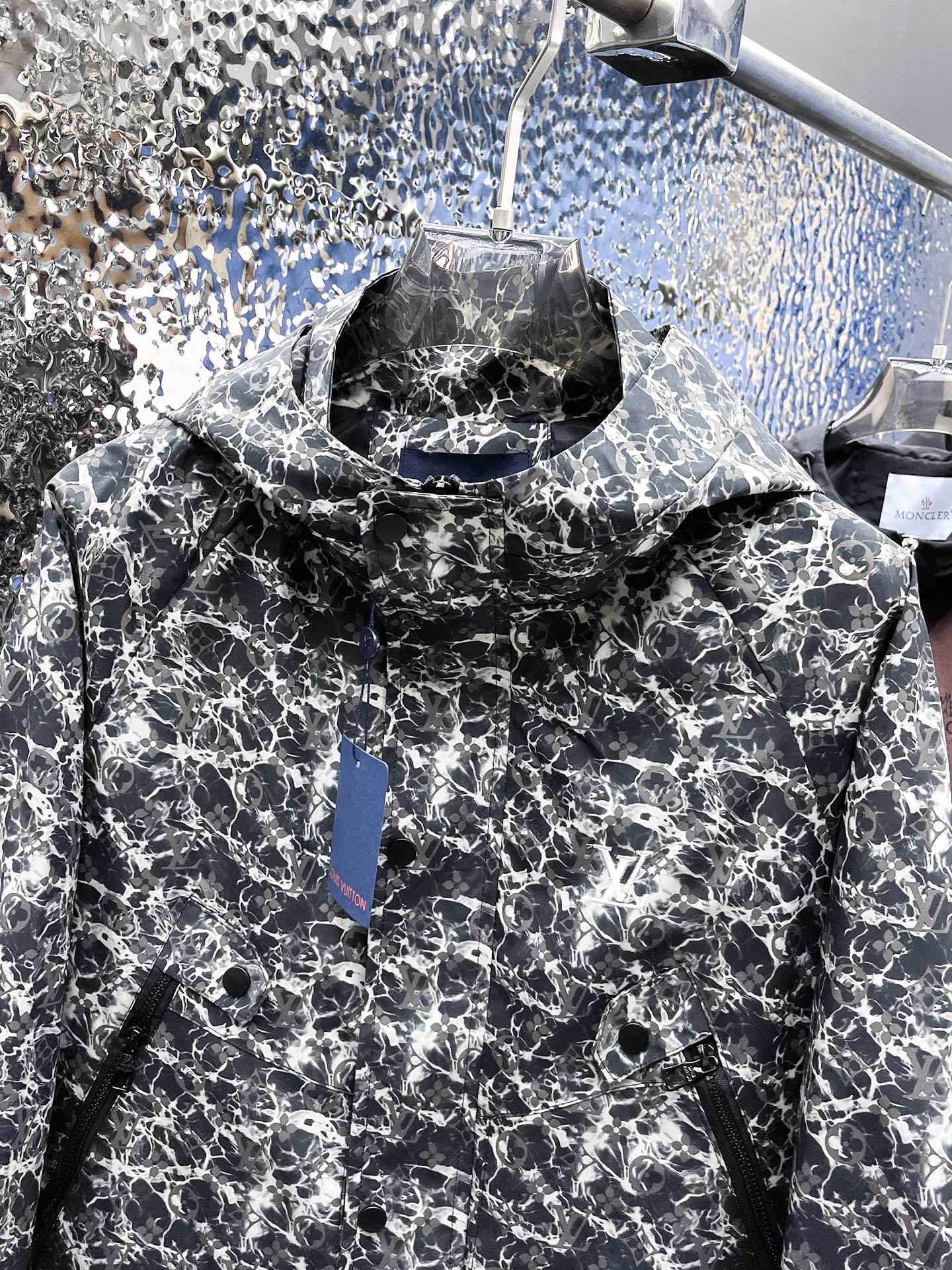 LOUIS VUITTON Autumn/Winter 2024 Men’s Jacket | Official Web Edition | Authentic Triple Label