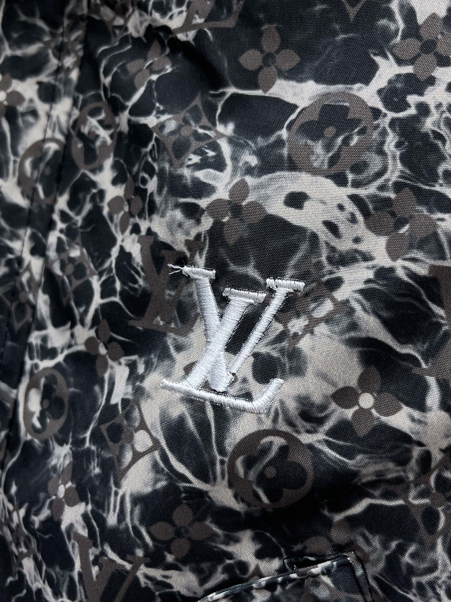 LOUIS VUITTON Autumn/Winter 2024 Men’s Jacket | Official Web Edition | Authentic Triple Label