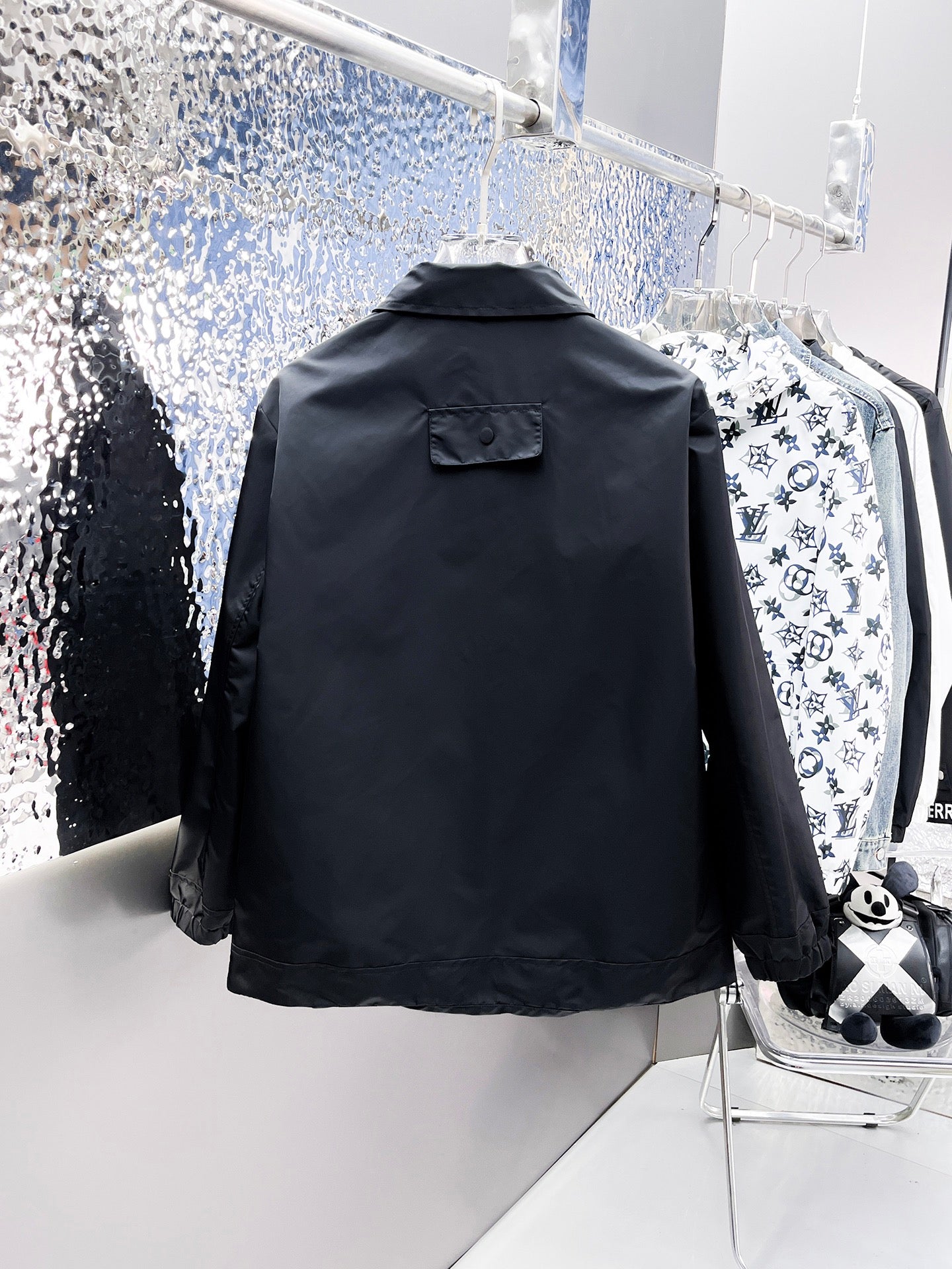 LV Men’s 2024 Fall/Winter Luxury Jacket – Premium Fabric, Authentic Tags, High-End Edition