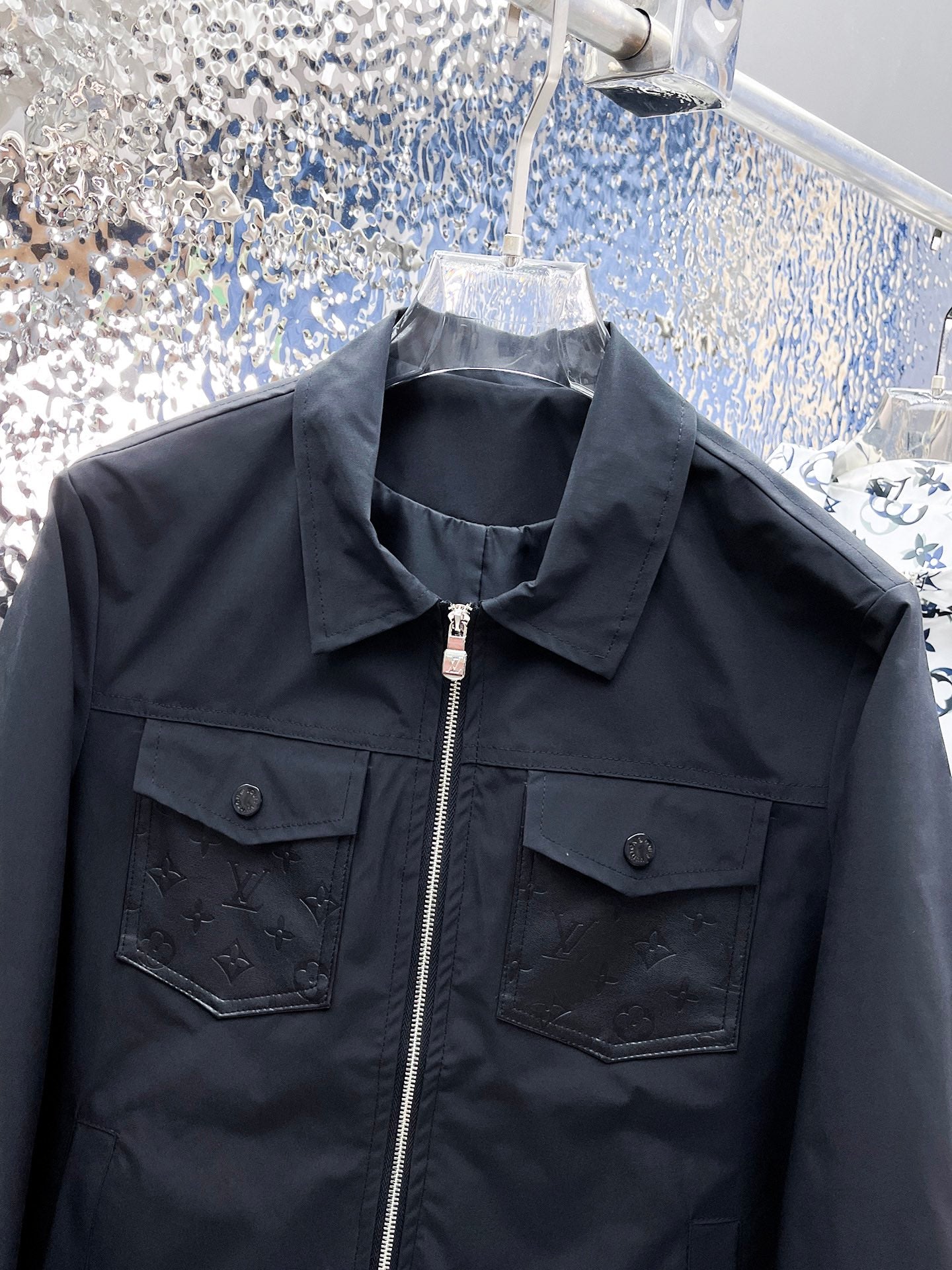 LV Men’s 2024 Fall/Winter Luxury Jacket – Authentic Boutique Edition, Premium Fabric, Exclusive Release