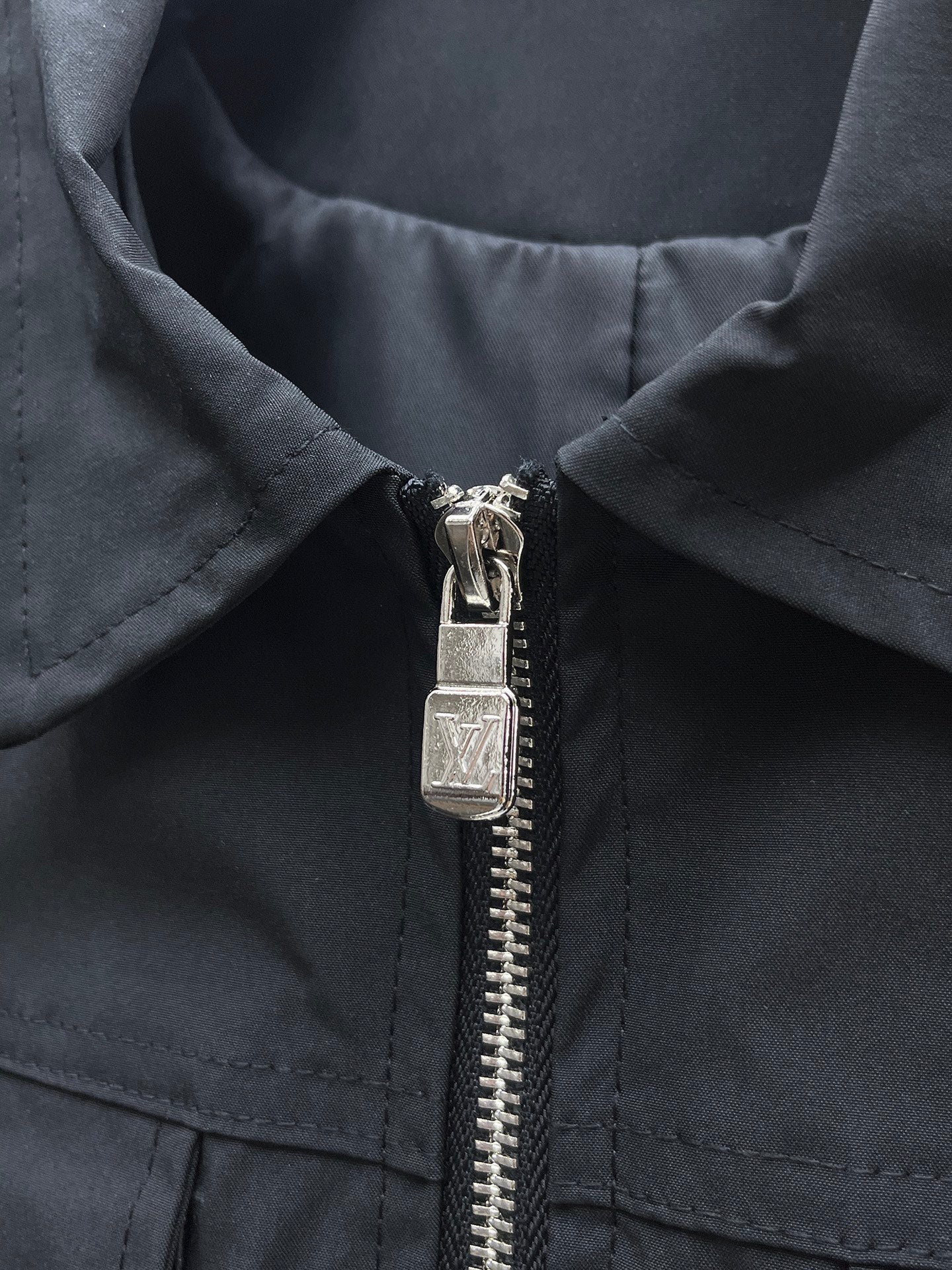 LV Men’s 2024 Fall/Winter Luxury Jacket – Authentic Boutique Edition, Premium Fabric, Exclusive Release
