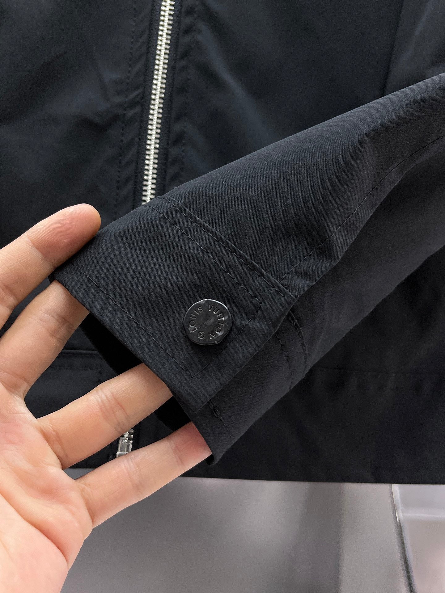 LV Men’s 2024 Fall/Winter Luxury Jacket – Authentic Boutique Edition, Premium Fabric, Exclusive Release