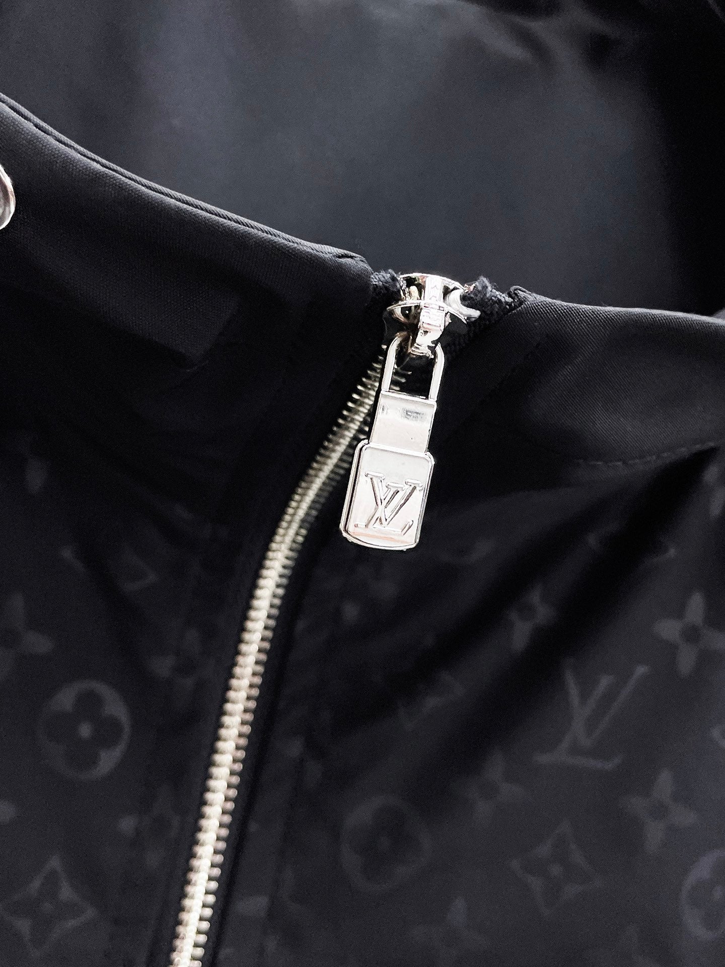 LV Men’s 2024 Fall/Winter Luxury Jacket – Authentic Boutique Edition, Premium Fabric, Exclusive Release