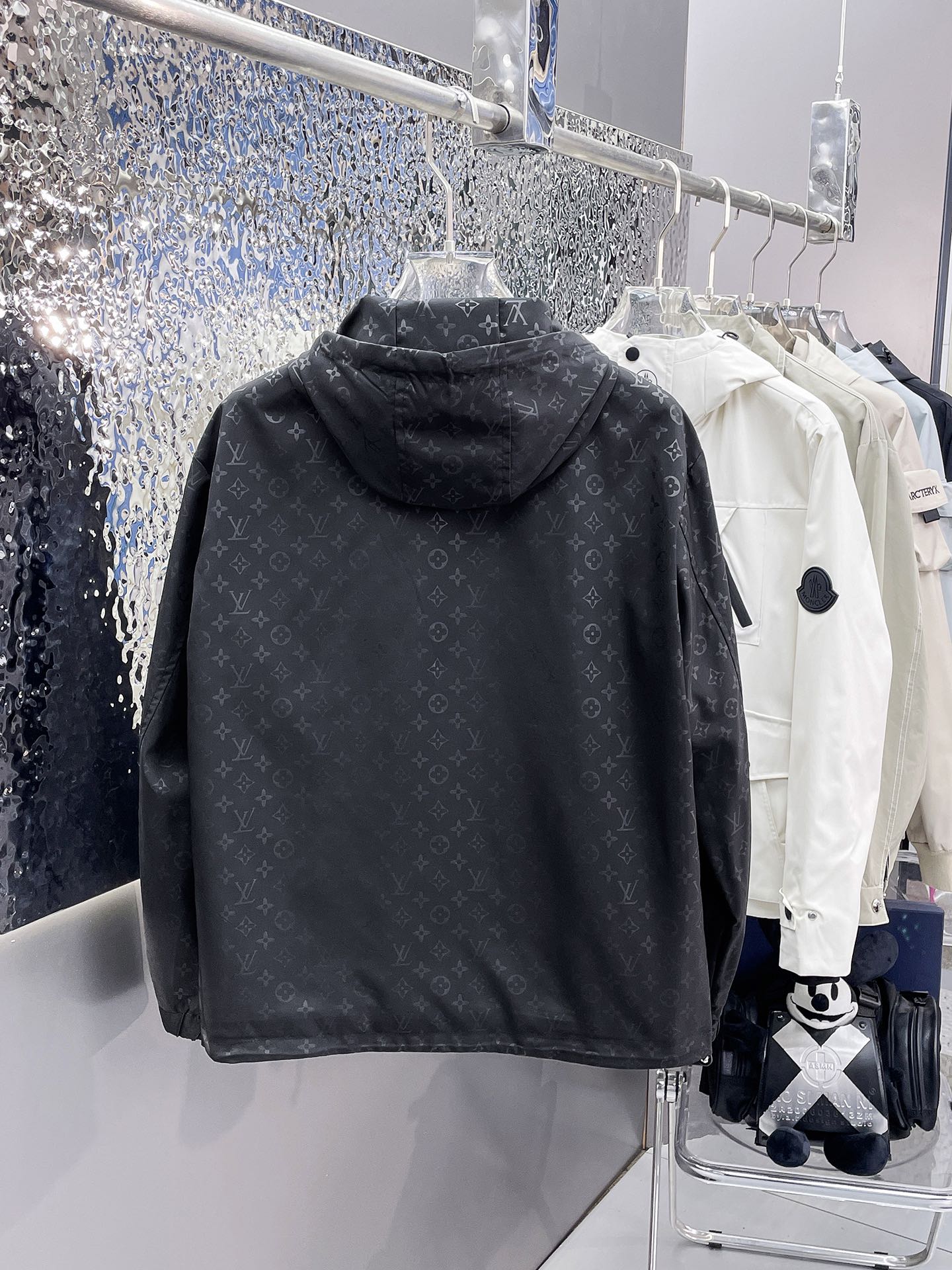 LV Men’s 2024 Fall/Winter Luxury Jacket – Exclusive Boutique Edition, Authentic Tags, Premium Fabric