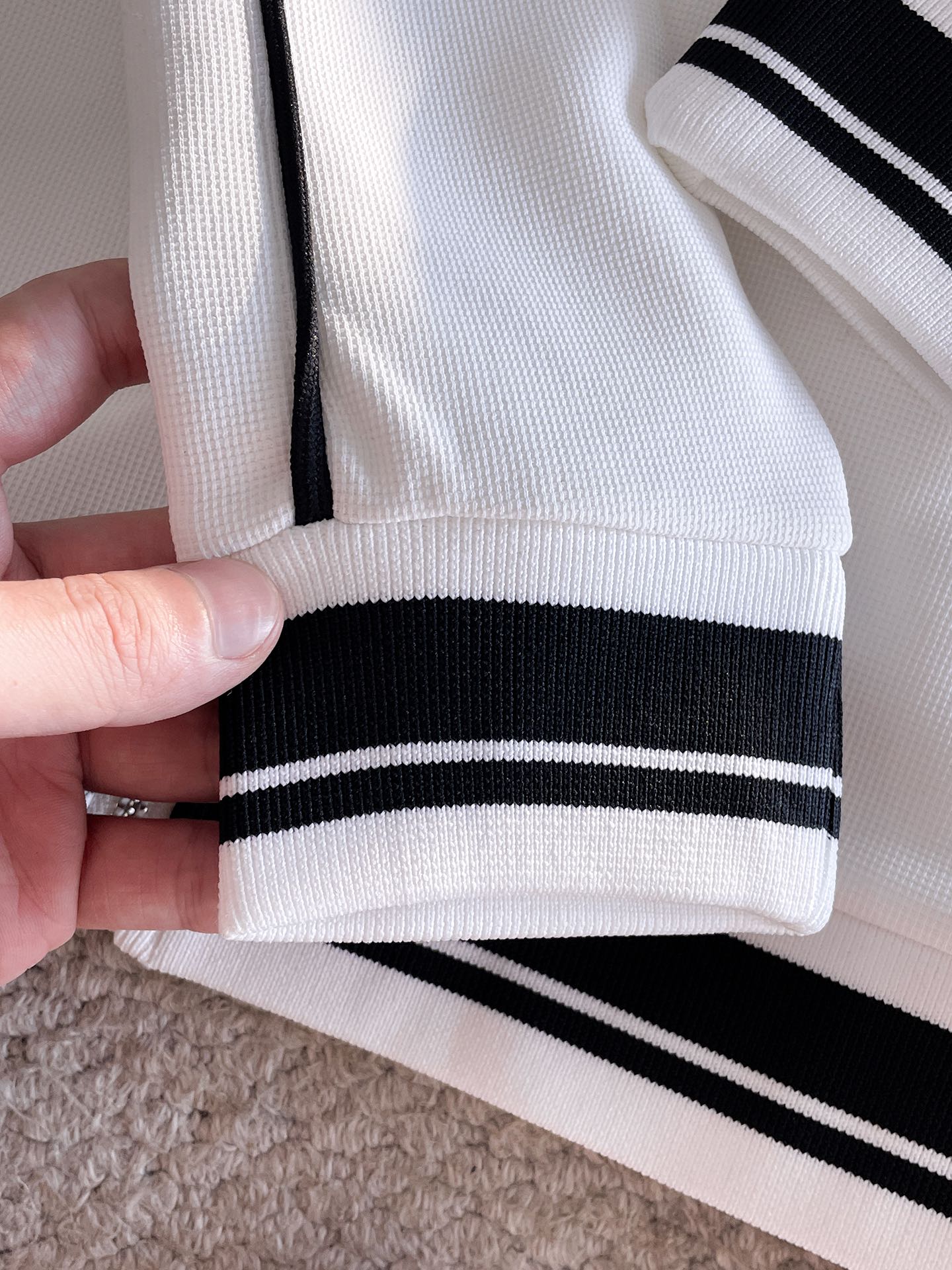 LV Men’s 2024 Fall/Winter Tracksuit – Boutique Edition, Premium Fabric, Luxury Craftsmanship