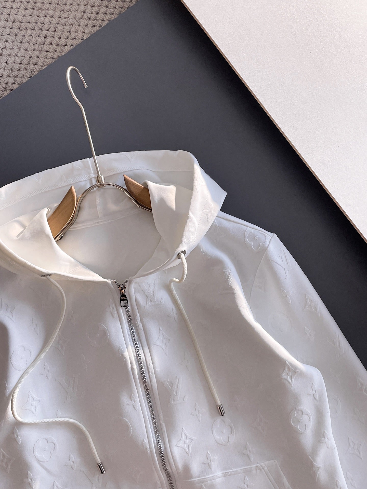 LV Men’s 2024 Fall/Winter Tracksuit – Boutique Edition, Premium Fabric, Refined Elegance