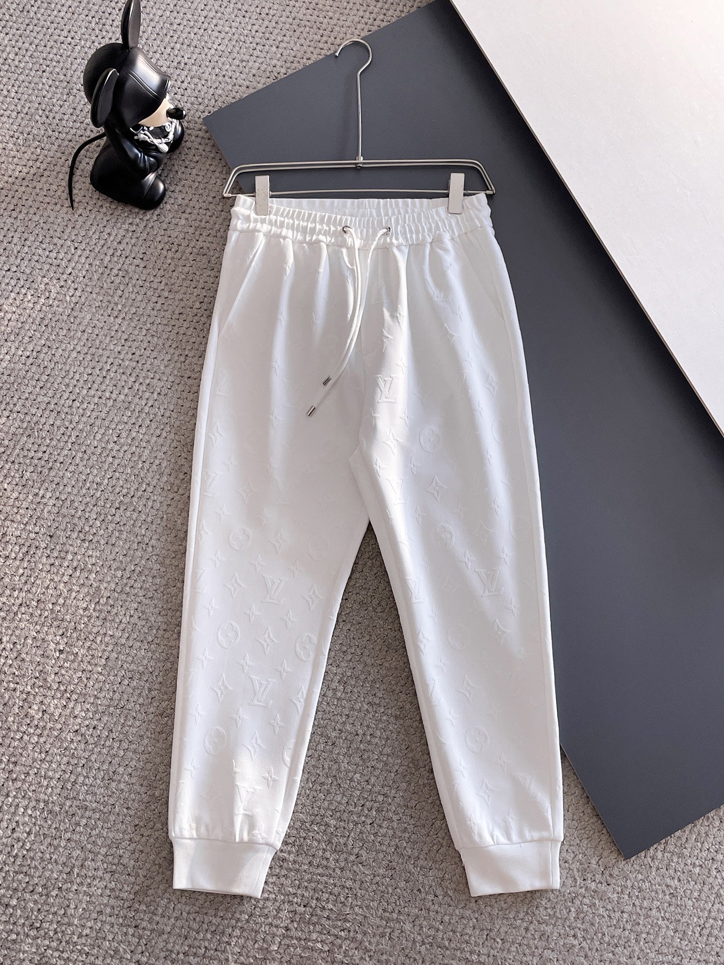 LV Men’s 2024 Fall/Winter Tracksuit – Boutique Edition, Premium Fabric, Refined Elegance