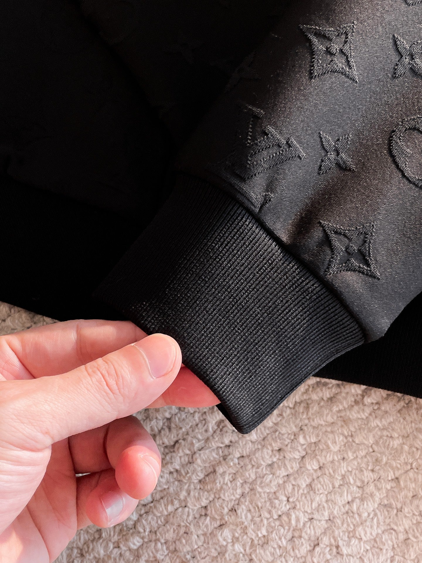 LV Men’s 2024 Fall/Winter Tracksuit – Boutique Edition, Premium Fabric, Timeless Sophistication