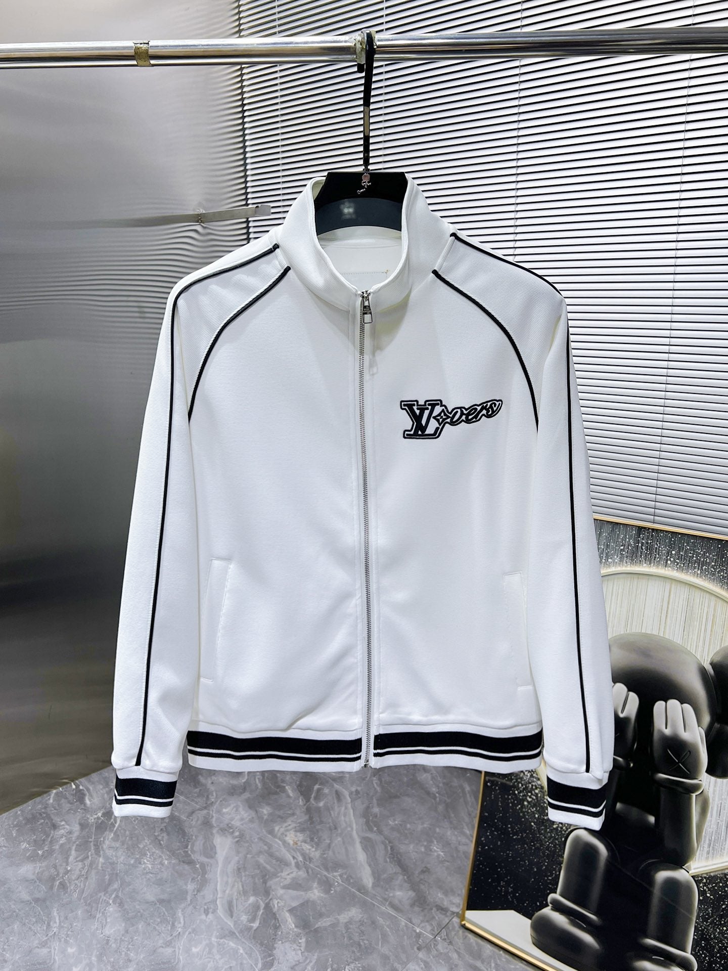 LV Men’s 2024SS Logo Tracksuit – Premium Fabric, Zip Jacket & Joggers, Casual Luxury