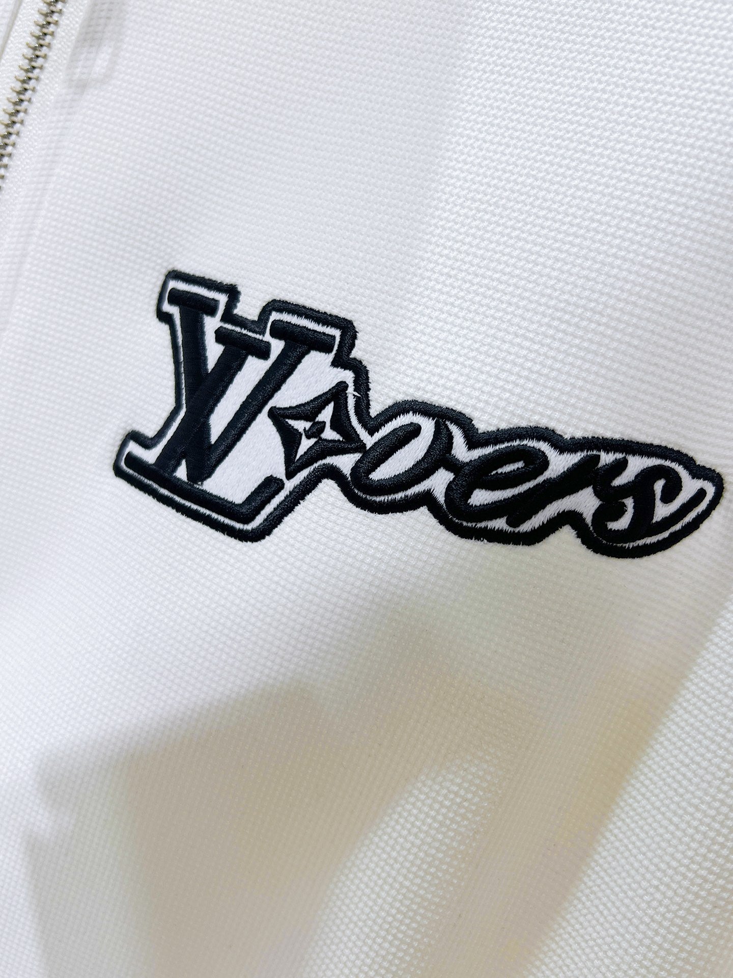 LV Men’s 2024SS Logo Tracksuit – Premium Fabric, Zip Jacket & Joggers, Casual Luxury