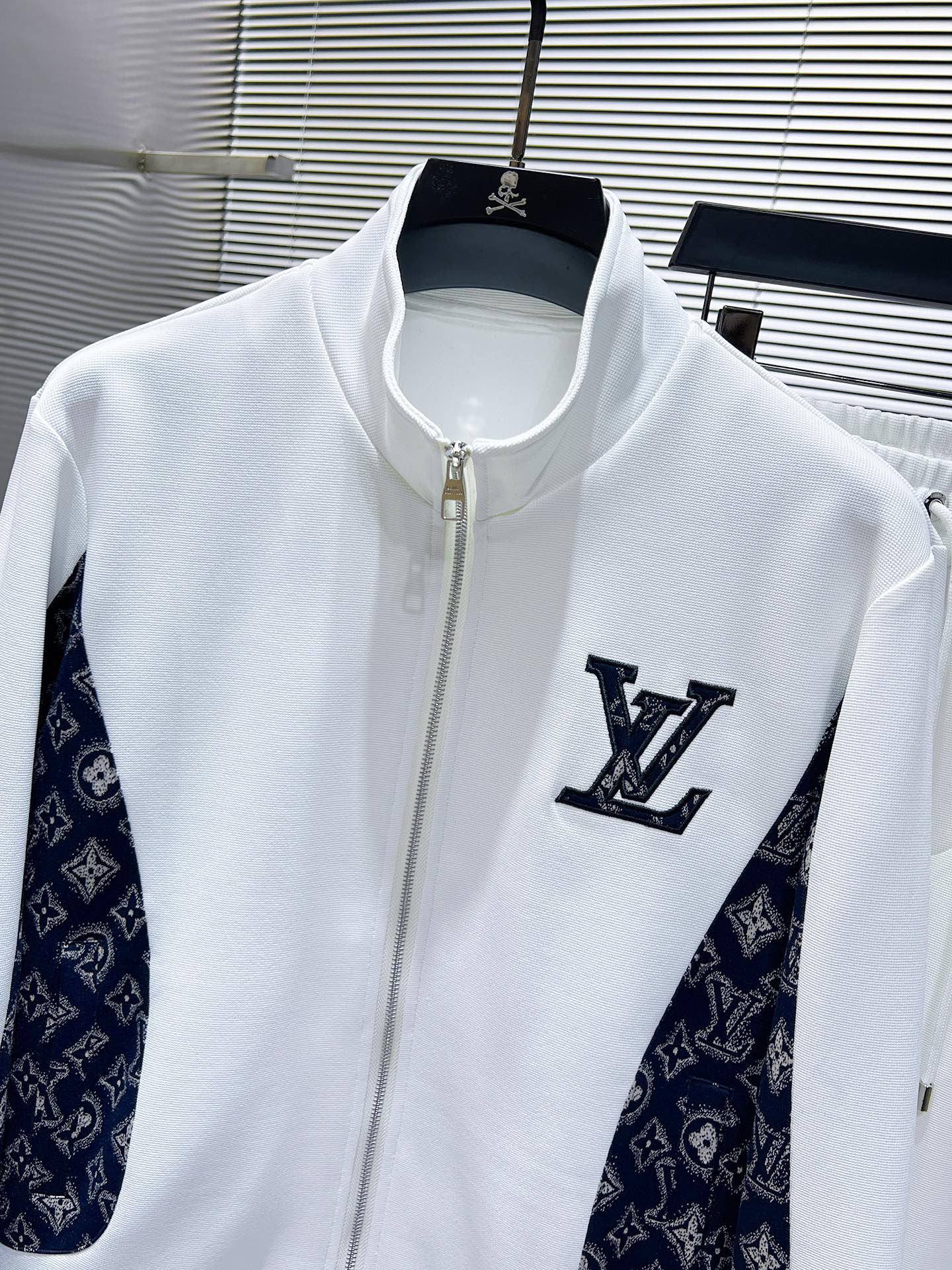 LV Men’s 2024SS Logo Tracksuit – Exclusive Fabric, Zip Jacket & Joggers, Casual Elegance