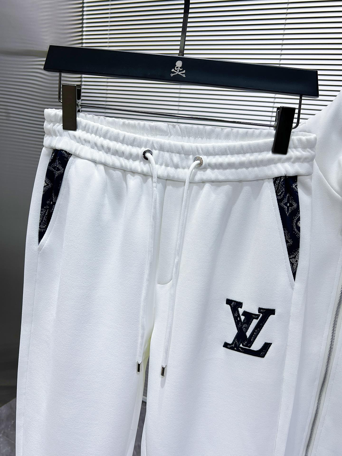 LV Men’s 2024SS Logo Tracksuit – Exclusive Fabric, Zip Jacket & Joggers, Casual Elegance