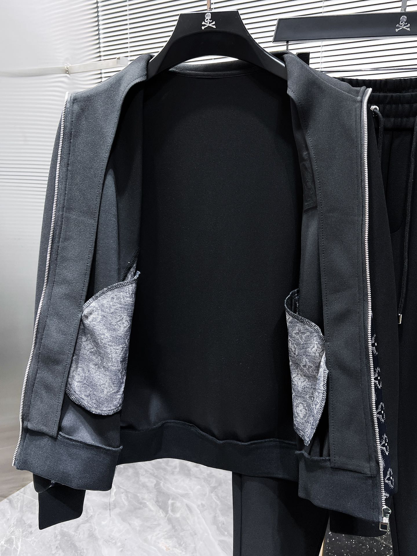 LV Men’s 2024SS Logo Tracksuit – Exclusive Custom Fabric, Zip Jacket & Joggers, Luxury Casualwear