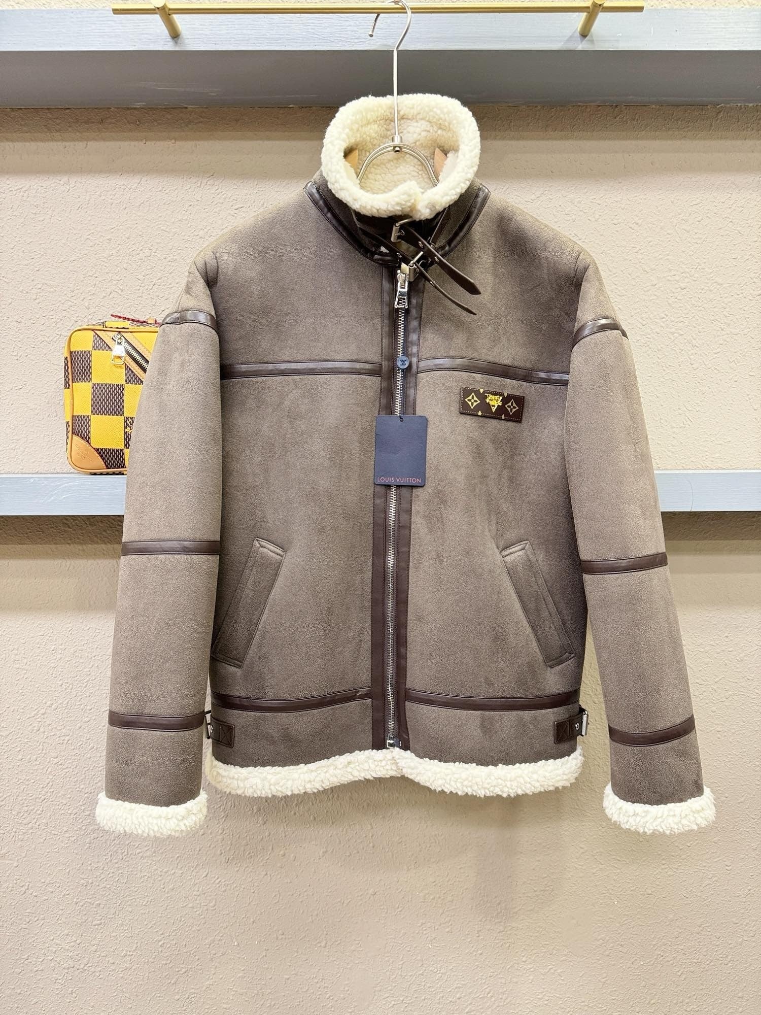 LV Men’s & Women’s 2024 Shearling Jacket – Premium Faux Leather, Imported Shearling, Vintage Elegance