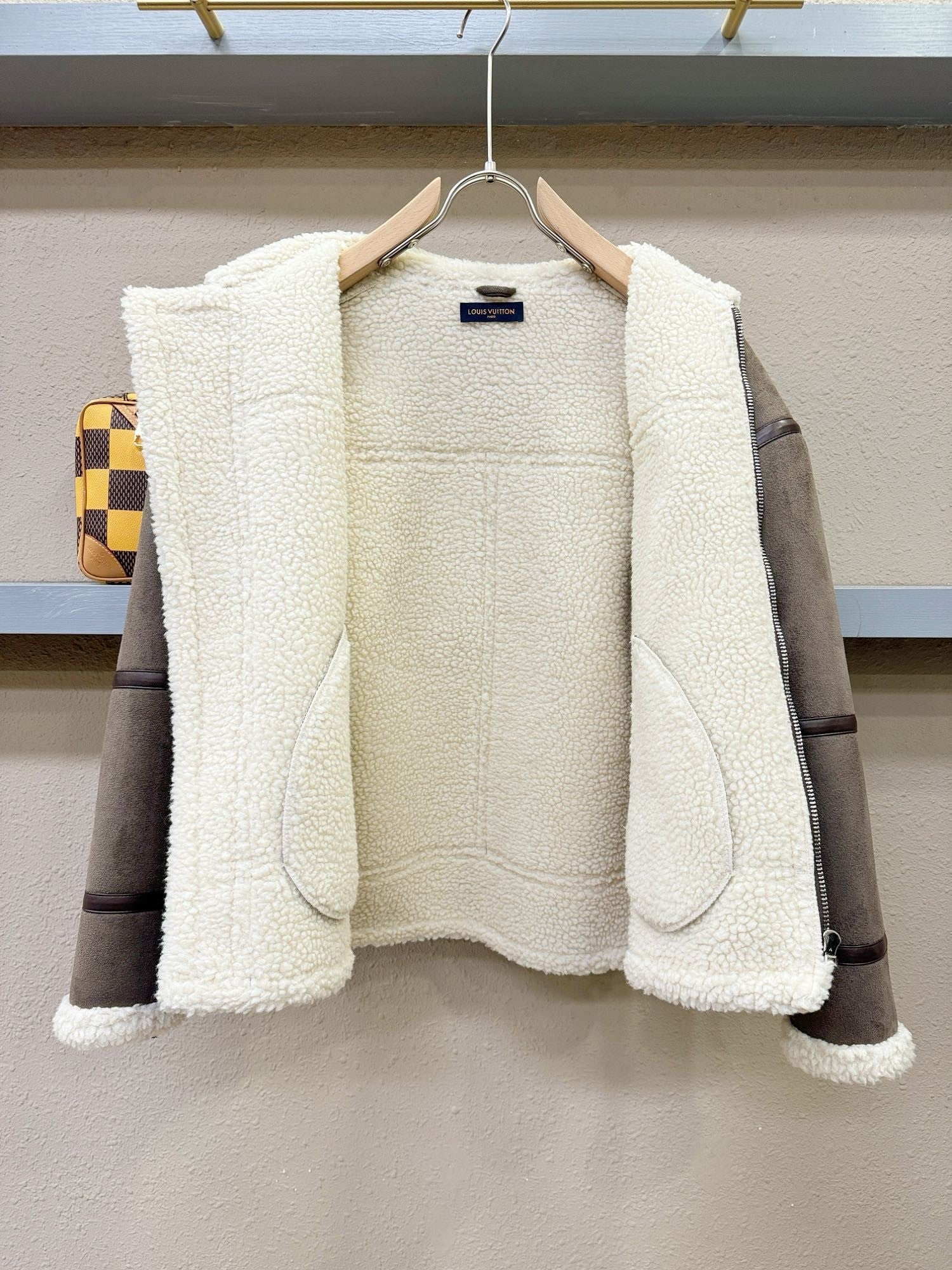 LV Men’s & Women’s 2024 Shearling Jacket – Premium Faux Leather, Imported Shearling, Vintage Elegance