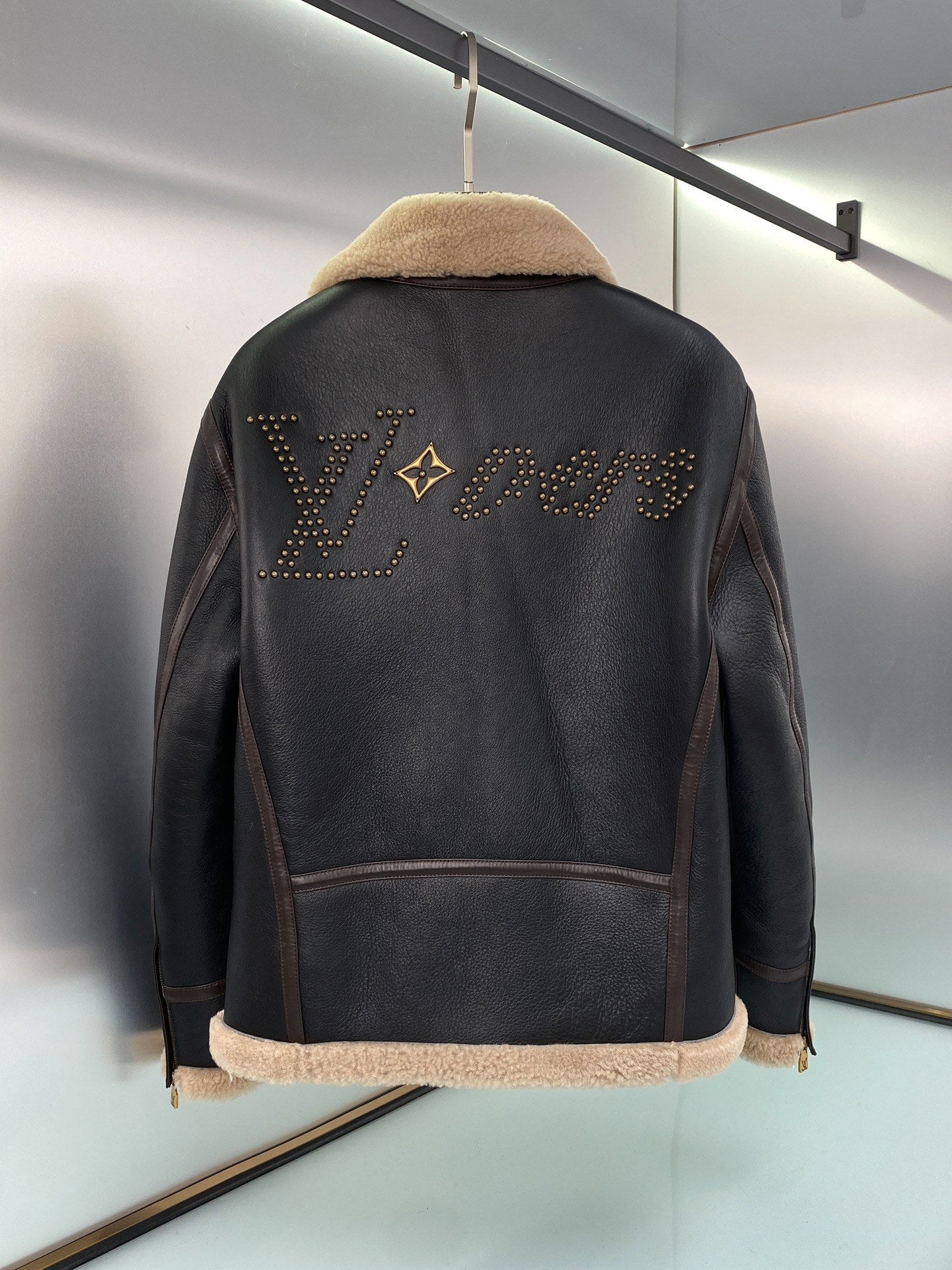 LV Men’s & Women’s 2024 Shearling Jacket – Premium Faux Leather, Imported Shearling, Vintage Elegance