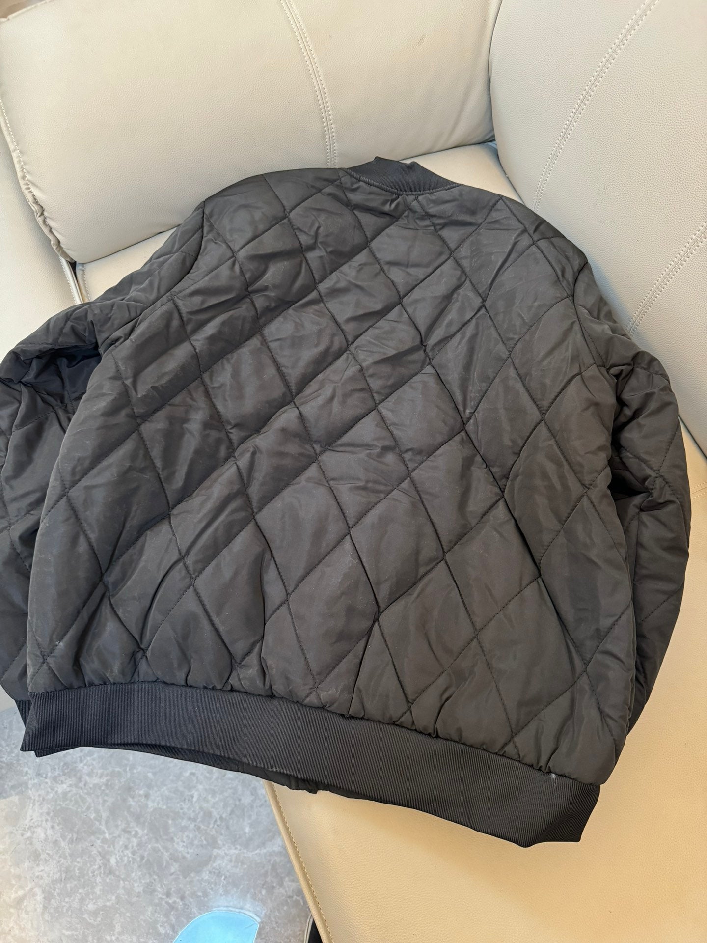 Louis Vuitton Unisex Dark Embroidered Puffer Jacket – Relaxed Fit, Everyday Elegance