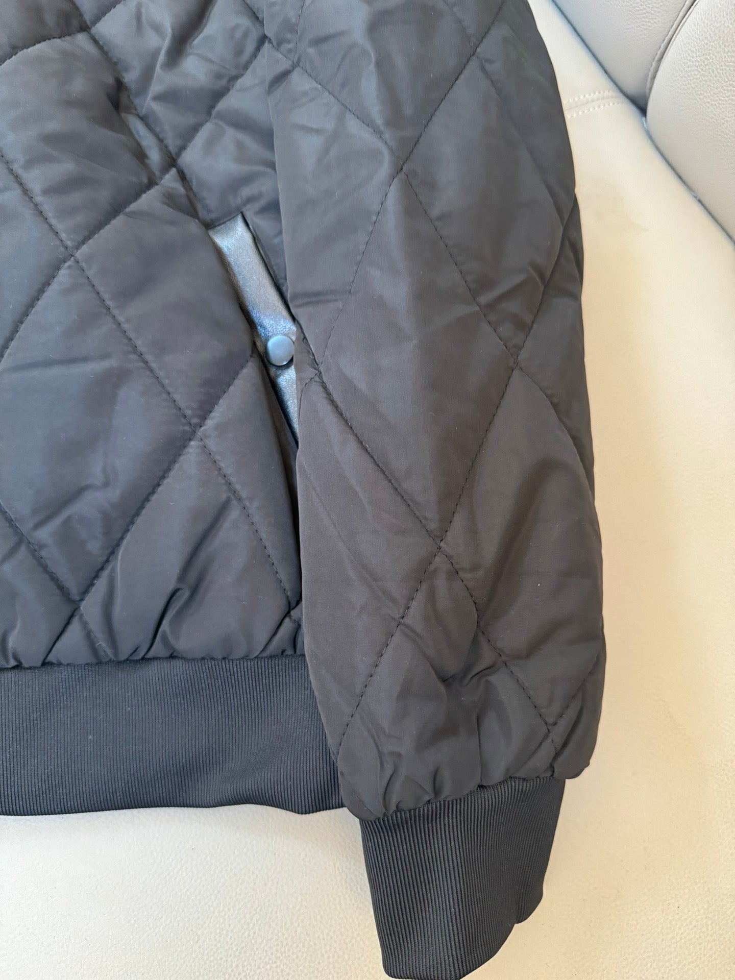 Louis Vuitton Unisex Dark Embroidered Puffer Jacket – Relaxed Fit, Everyday Elegance