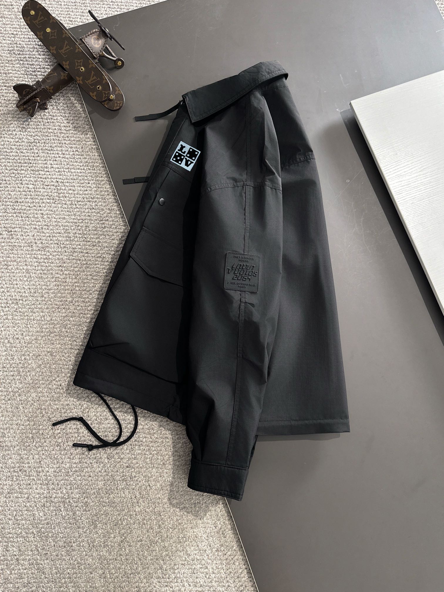 LV 2024 Fall/Winter Collar Trench Jacket | Lightweight Nylon Urban Luxury Unisex Outerwear