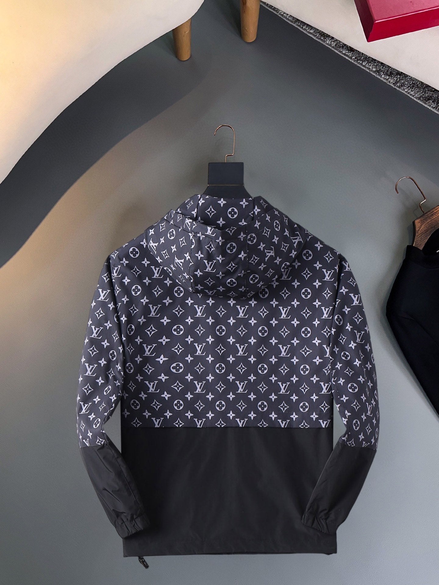 LOUIS VUITTON Men’s Jacket 2024 Autumn Collection – Premium Exclusive Fabric, Authentic Details