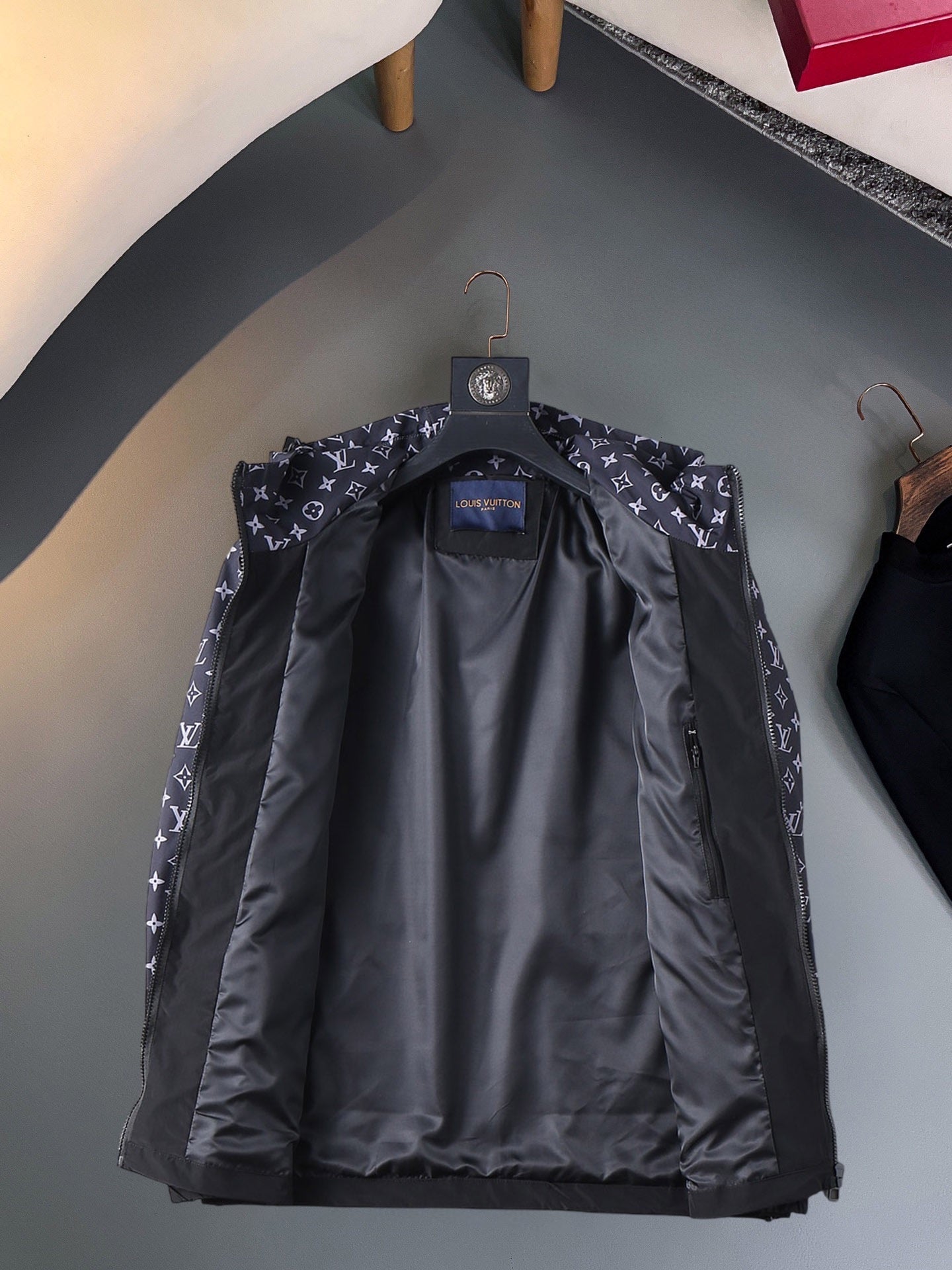 LOUIS VUITTON Men’s Jacket 2024 Autumn Collection – Premium Exclusive Fabric, Authentic Details