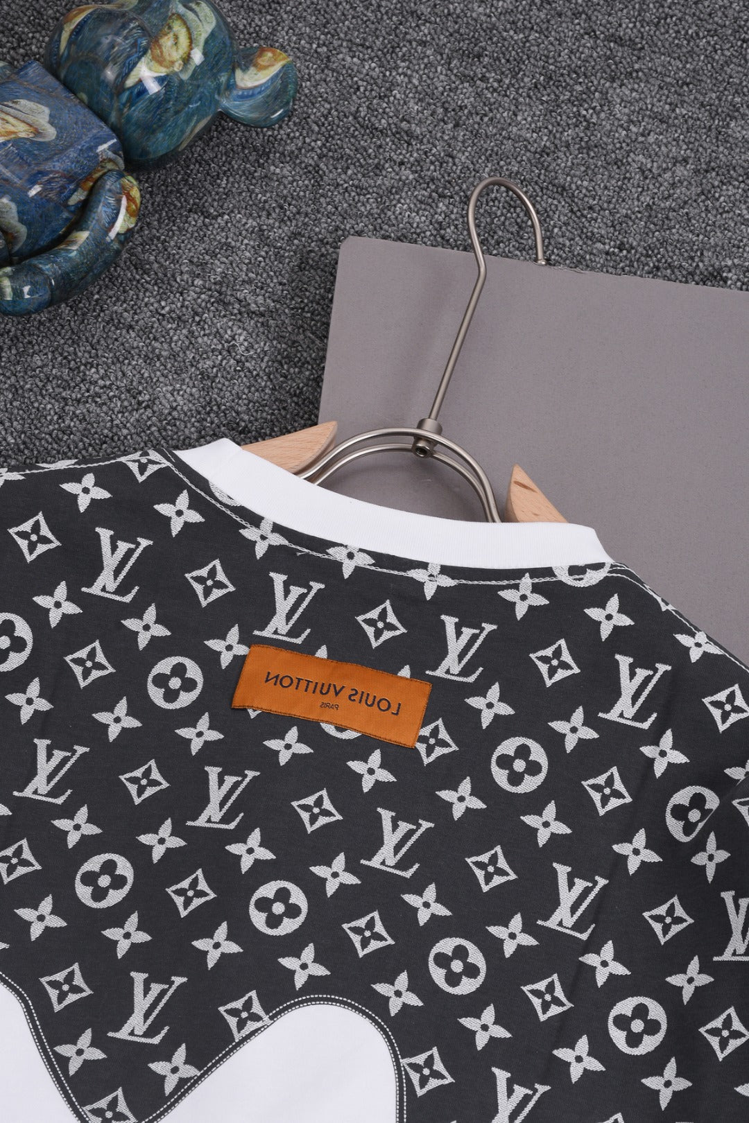 Louis Vuitton 25SS Classic Digital Appliqué Logo Cotton T-Shirt – White / Black, XS-L