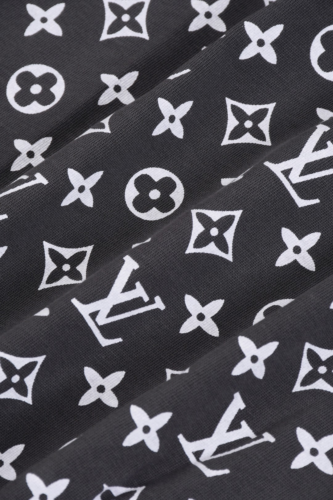 Louis Vuitton 25SS Classic Gradient Monogram Full-Print Cotton T-Shirt – White / Black / Gray / Green / Blue, XS-L