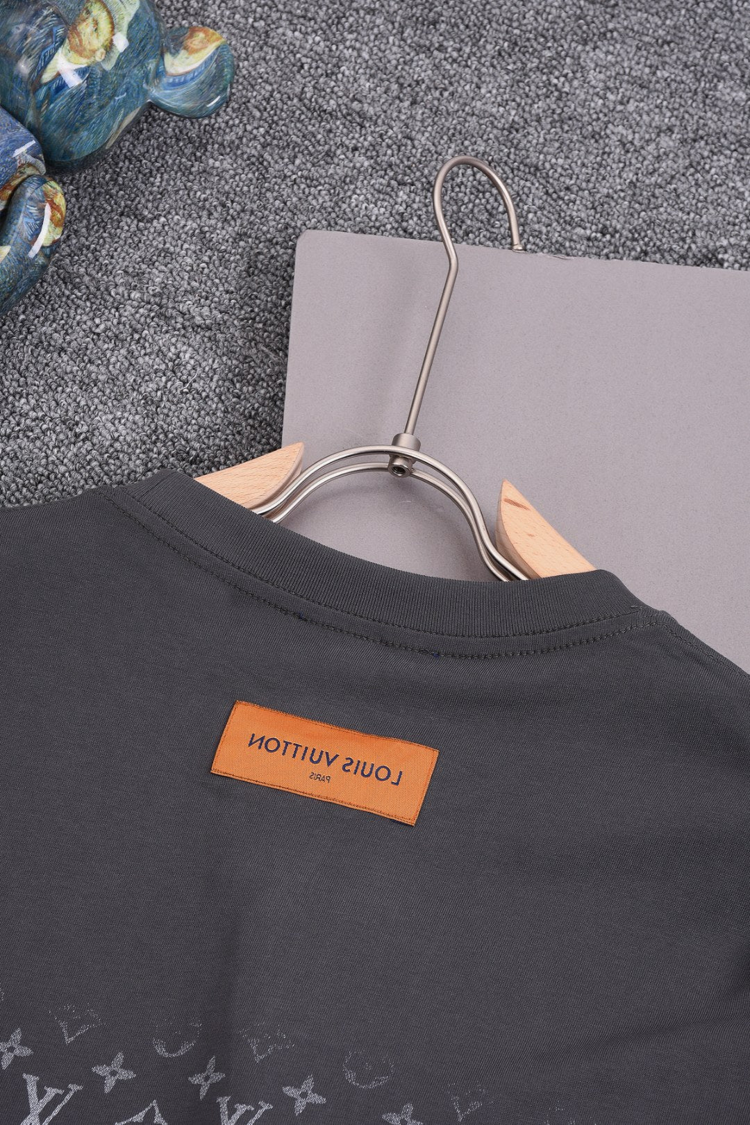 Louis Vuitton 25SS Classic Gradient Monogram Full-Print Cotton T-Shirt – White / Black / Gray / Green / Blue, XS-L