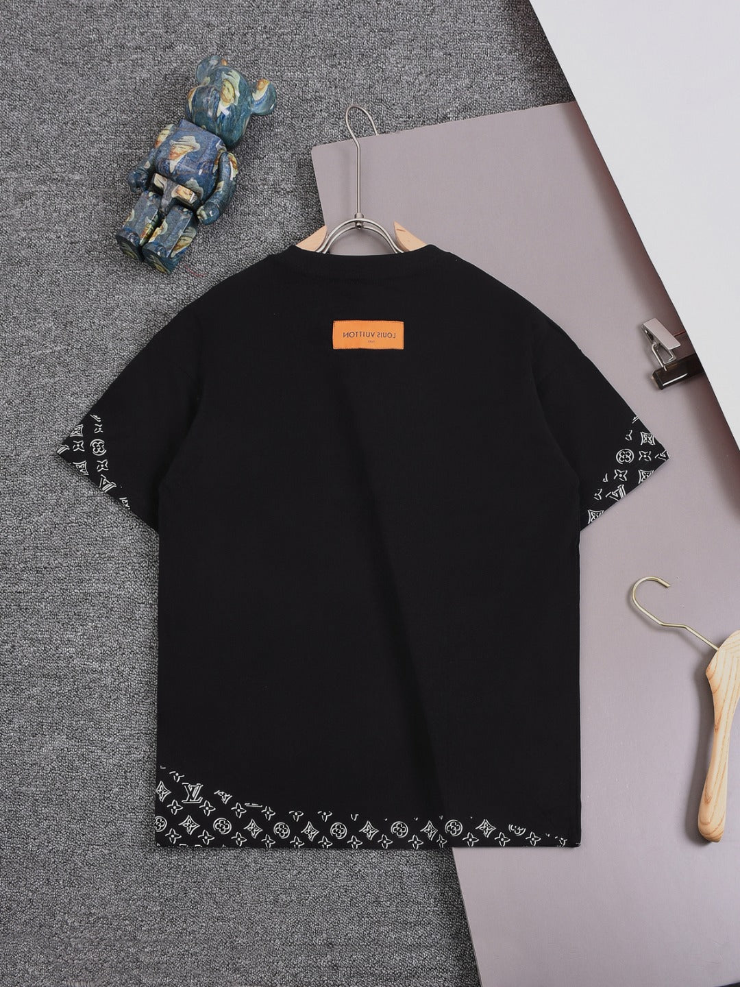 Louis Vuitton 25SS Classic Monogram Letter Logo Short Sleeve Cotton T-Shirt – White / Black, XS-L