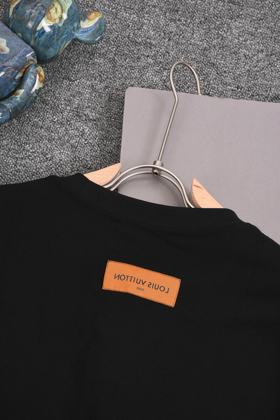 Louis Vuitton 25SS Classic Monogram Letter Logo Short Sleeve Cotton T-Shirt – White / Black, XS-L