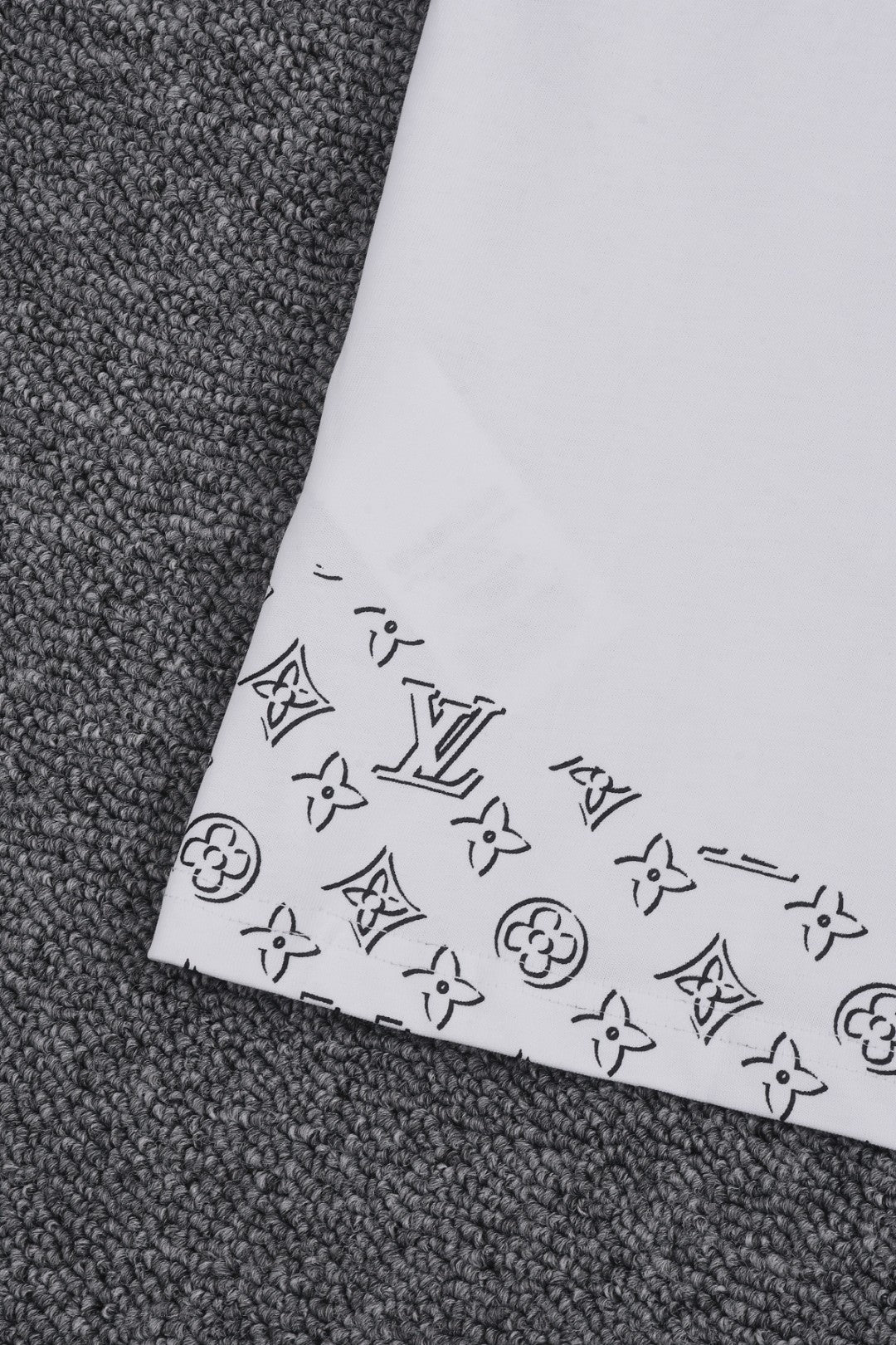 Louis Vuitton 25SS Classic Monogram Letter Logo Short Sleeve Cotton T-Shirt – White / Black, XS-L
