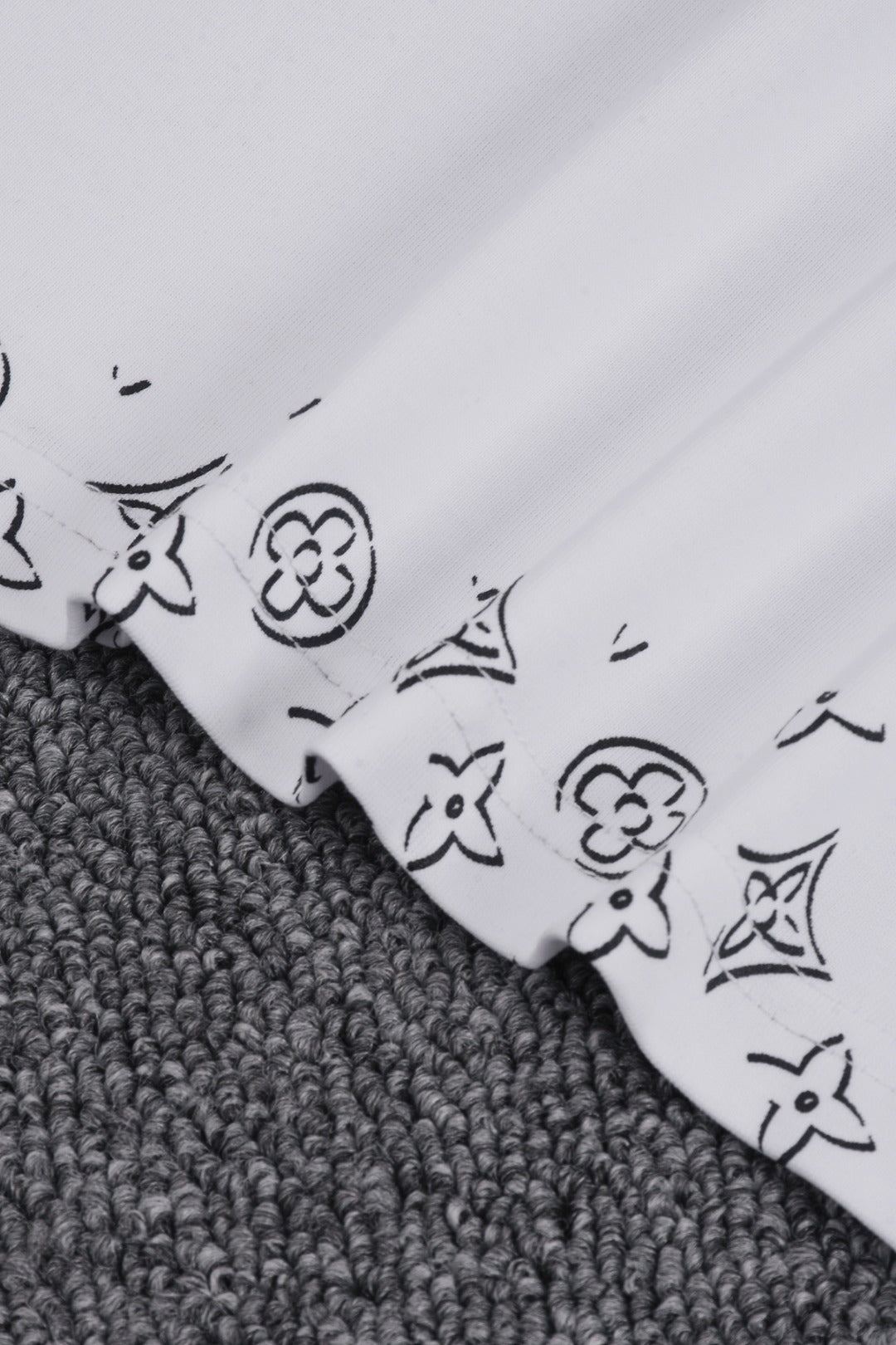 Louis Vuitton 25SS Classic Monogram Letter Logo Short Sleeve Cotton T-Shirt – White / Black, XS-L