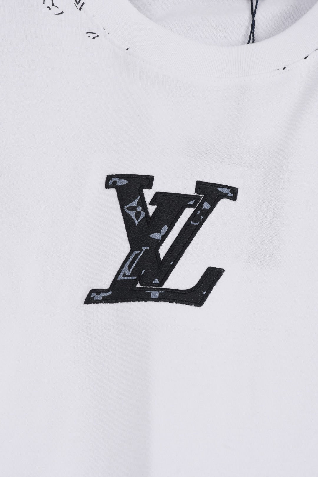Louis Vuitton 25SS Classic Monogram Letter Logo Short Sleeve Cotton T-Shirt – White / Black, XS-L