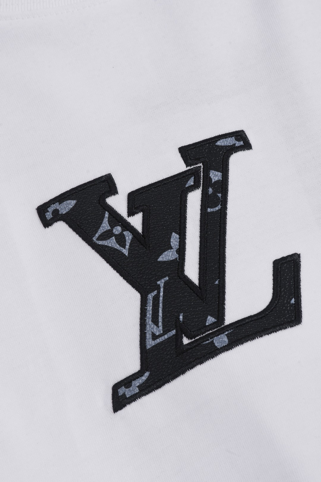 Louis Vuitton 25SS Classic Monogram Letter Logo Short Sleeve Cotton T-Shirt – White / Black, XS-L