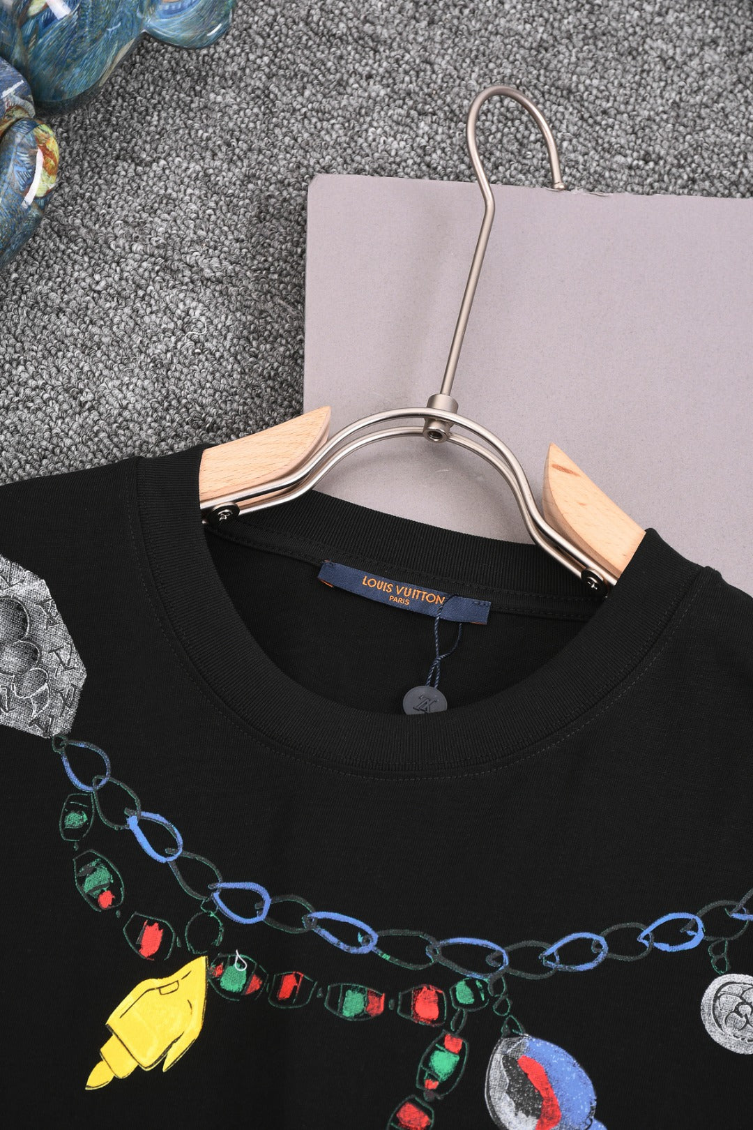 Louis Vuitton 25SS Classic Pendant Necklace Round Neck Short Sleeve Cotton T-Shirt – White / Black, XS-L
