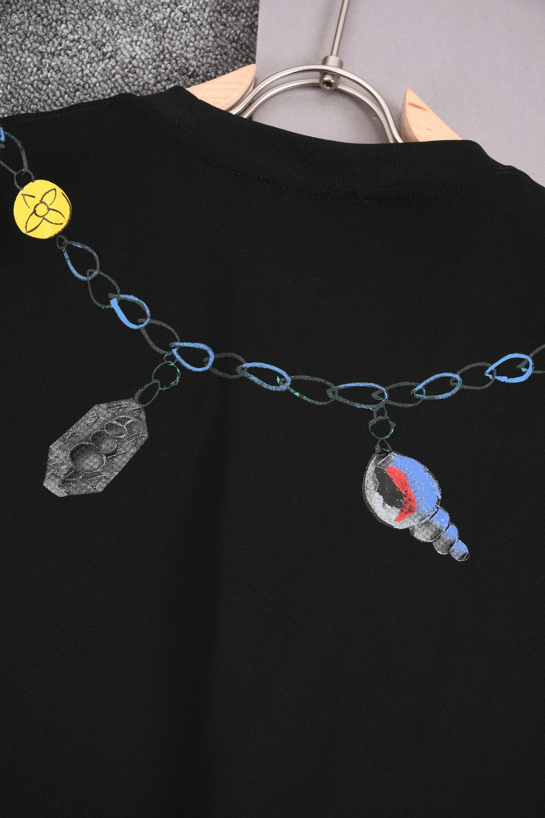Louis Vuitton 25SS Classic Pendant Necklace Round Neck Short Sleeve Cotton T-Shirt – White / Black, XS-L