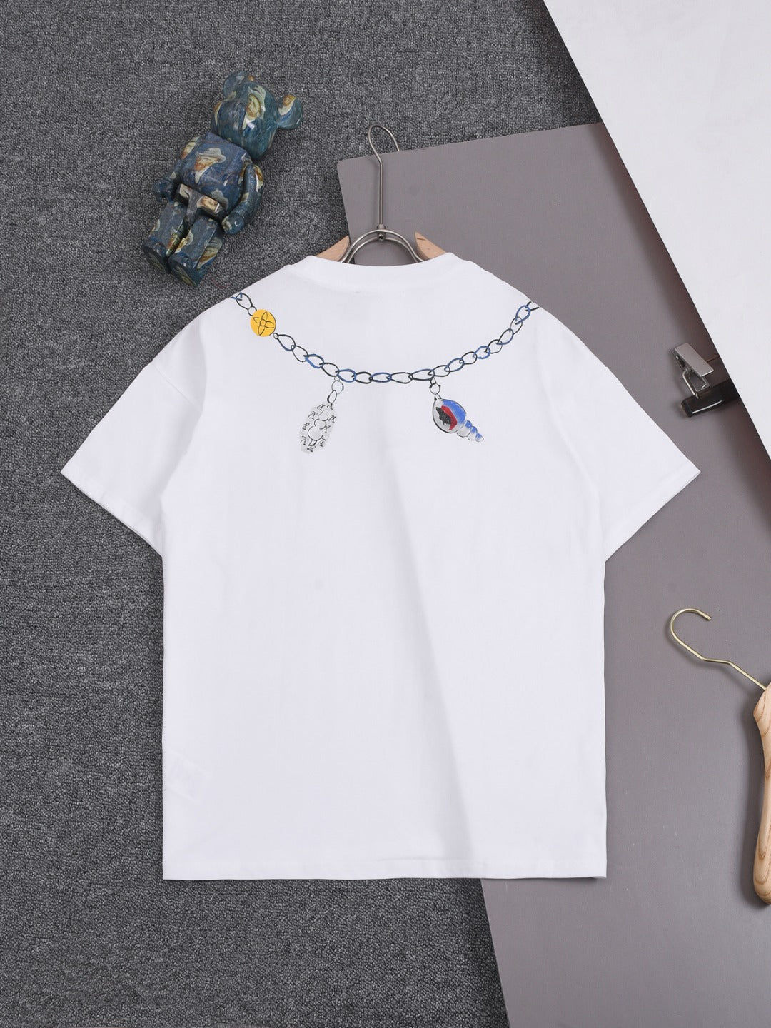 Louis Vuitton 25SS Pendant Necklace Round Neck Cotton T-Shirt – White / Black, XS-L