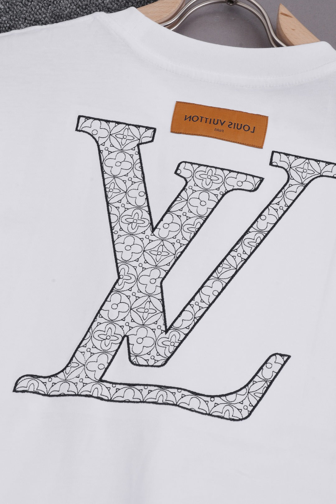 Louis Vuitton 25SS Triple Monogram Letter Chest Print & Oversized Back Logo Cotton T-Shirt – White / Black / Gray, XS-L