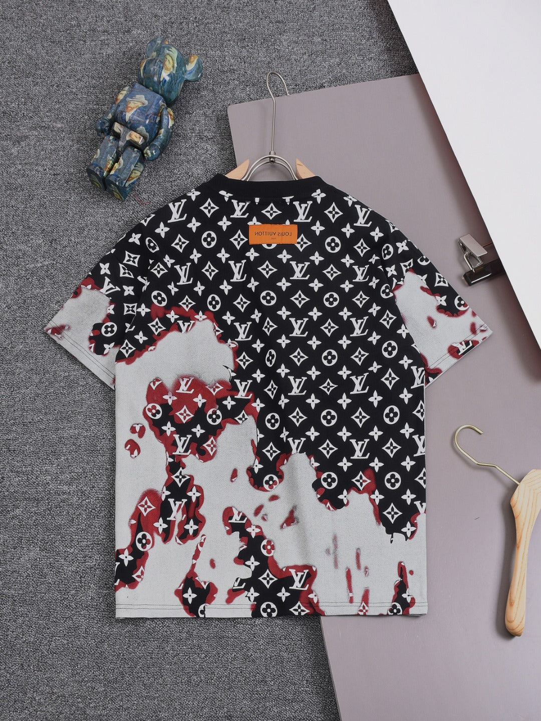 Louis Vuitton 25SS Cloud Gradient Jacquard Graffiti Short Sleeve Cotton T-Shirt – Apricot / Black, XS-L
