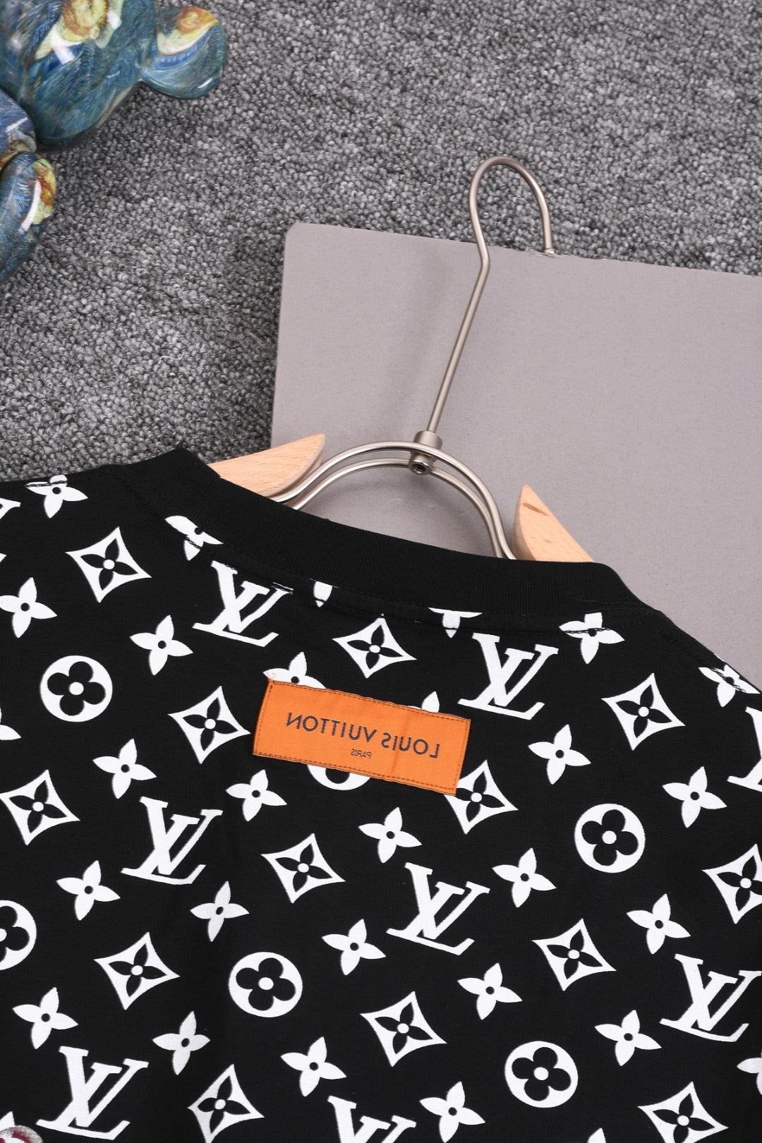 Louis Vuitton 25SS Cloud Gradient Jacquard Graffiti Short Sleeve Cotton T-Shirt – Apricot / Black, XS-L