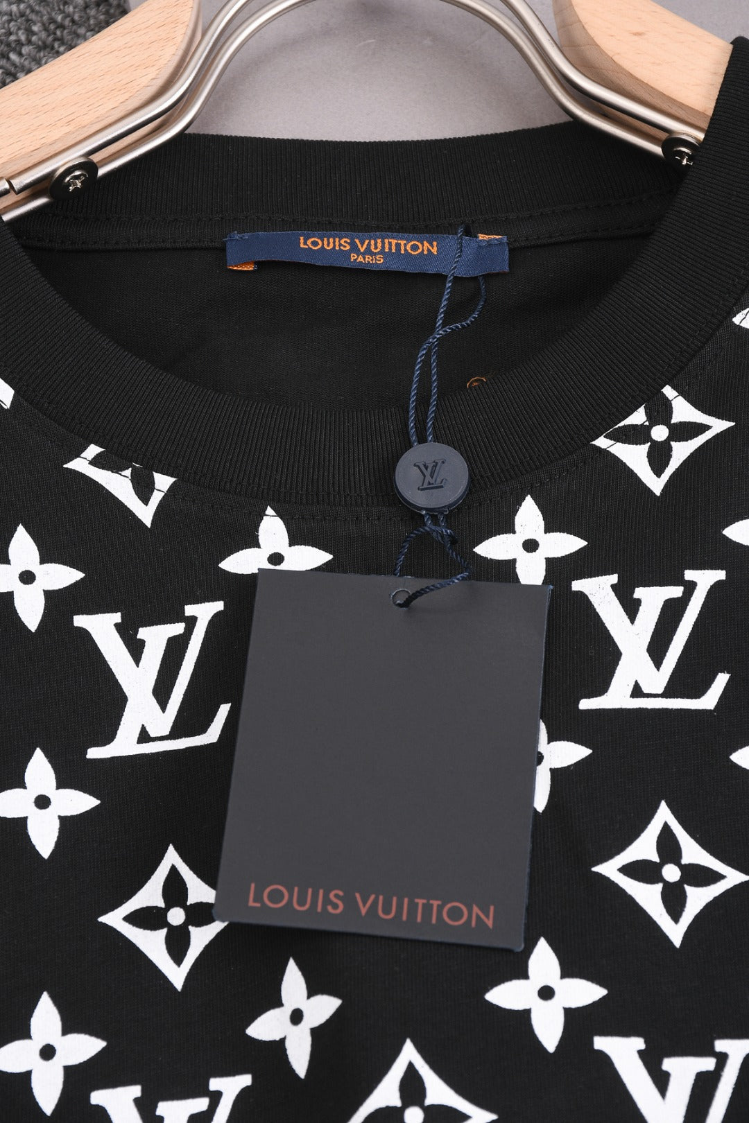 Louis Vuitton 25SS Cloud Gradient Jacquard Graffiti Short Sleeve Cotton T-Shirt – Apricot / Black, XS-L