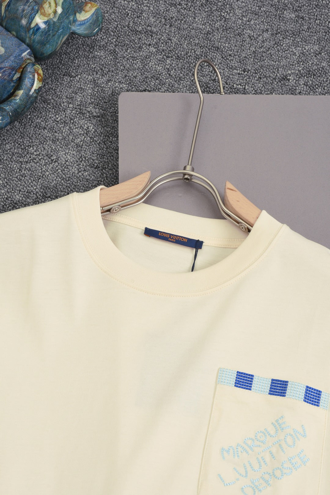 Louis Vuitton 25SS Faux Pocket Front Embroidered Letter Cotton T-Shirt – Apricot / Black, XS-L