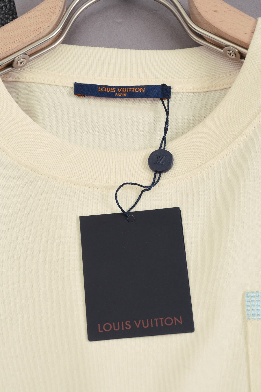 Louis Vuitton 25SS Faux Pocket Front Embroidered Letter Cotton T-Shirt – Apricot / Black, XS-L