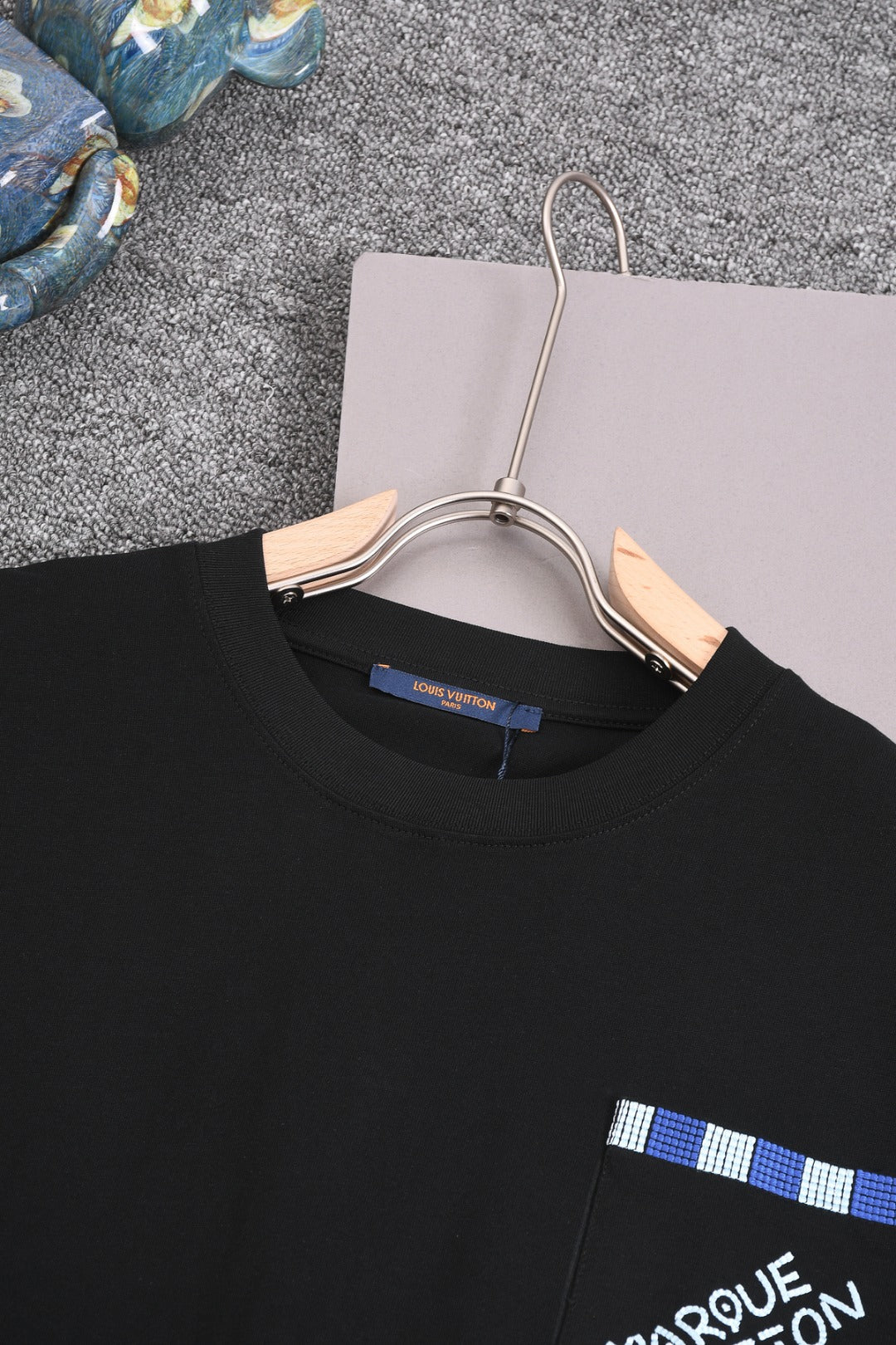 Louis Vuitton 25SS Faux Pocket Front Letter Embroidery Cotton T-Shirt – Apricot / Black, XS-L