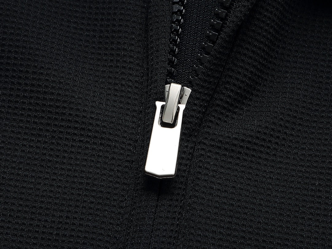 Louis Vuitton P368 Relaxed Fit Waffle-Knit Polo with Two-Tone Sleeve Detail – M-3XL, Unisex