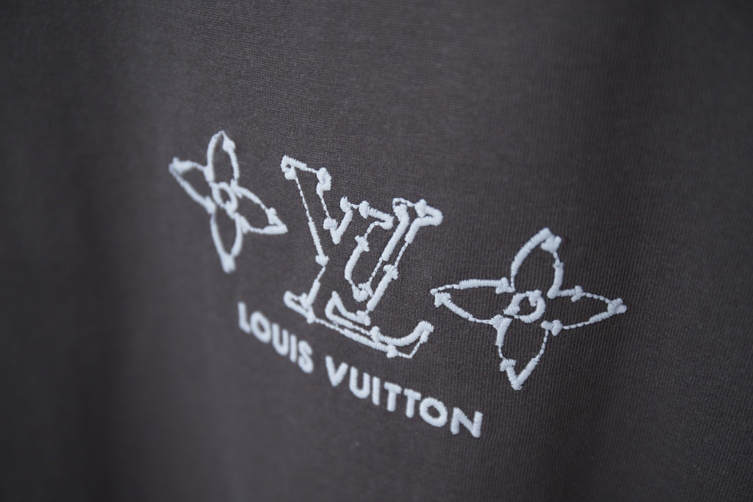 Louis Vuitton 25SS Early Spring Clover Logo Embroidered T-Shirt (Black/White/Gray, S–XL)