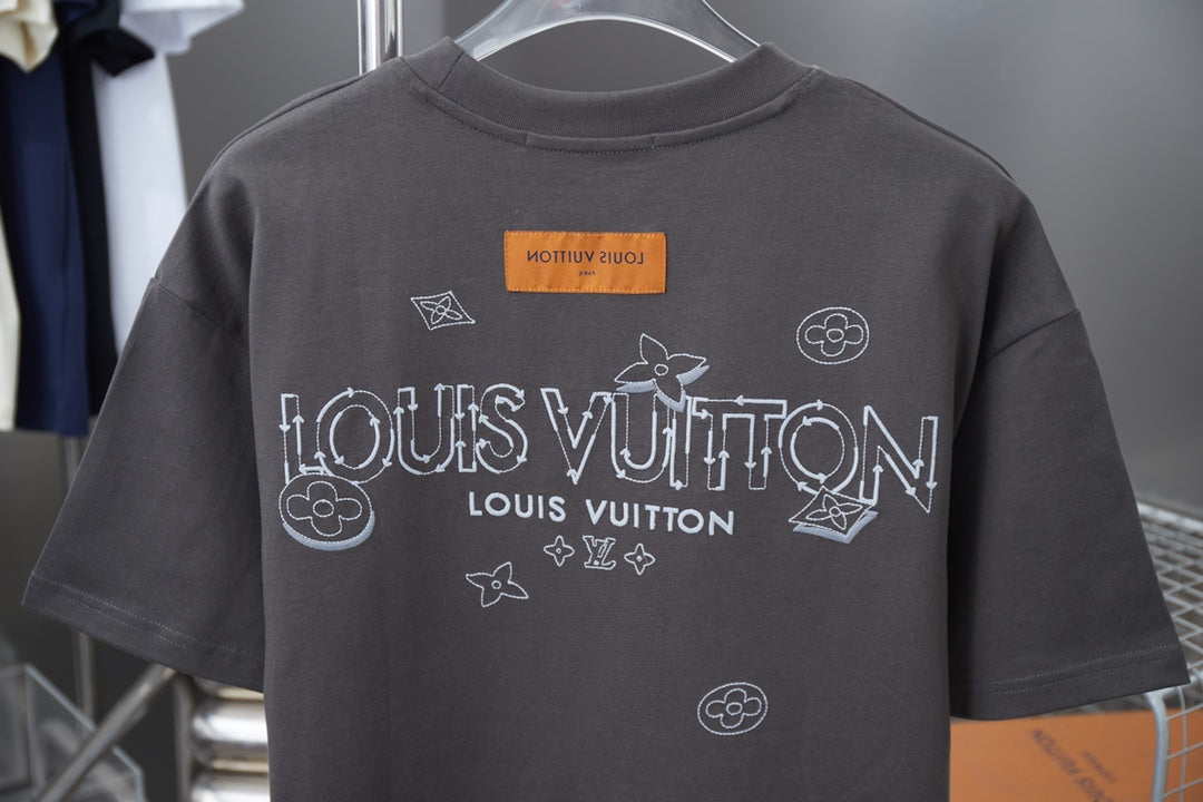 Louis Vuitton 25SS Early Spring Clover Logo Embroidered T-Shirt (Black/White/Gray, S–XL)